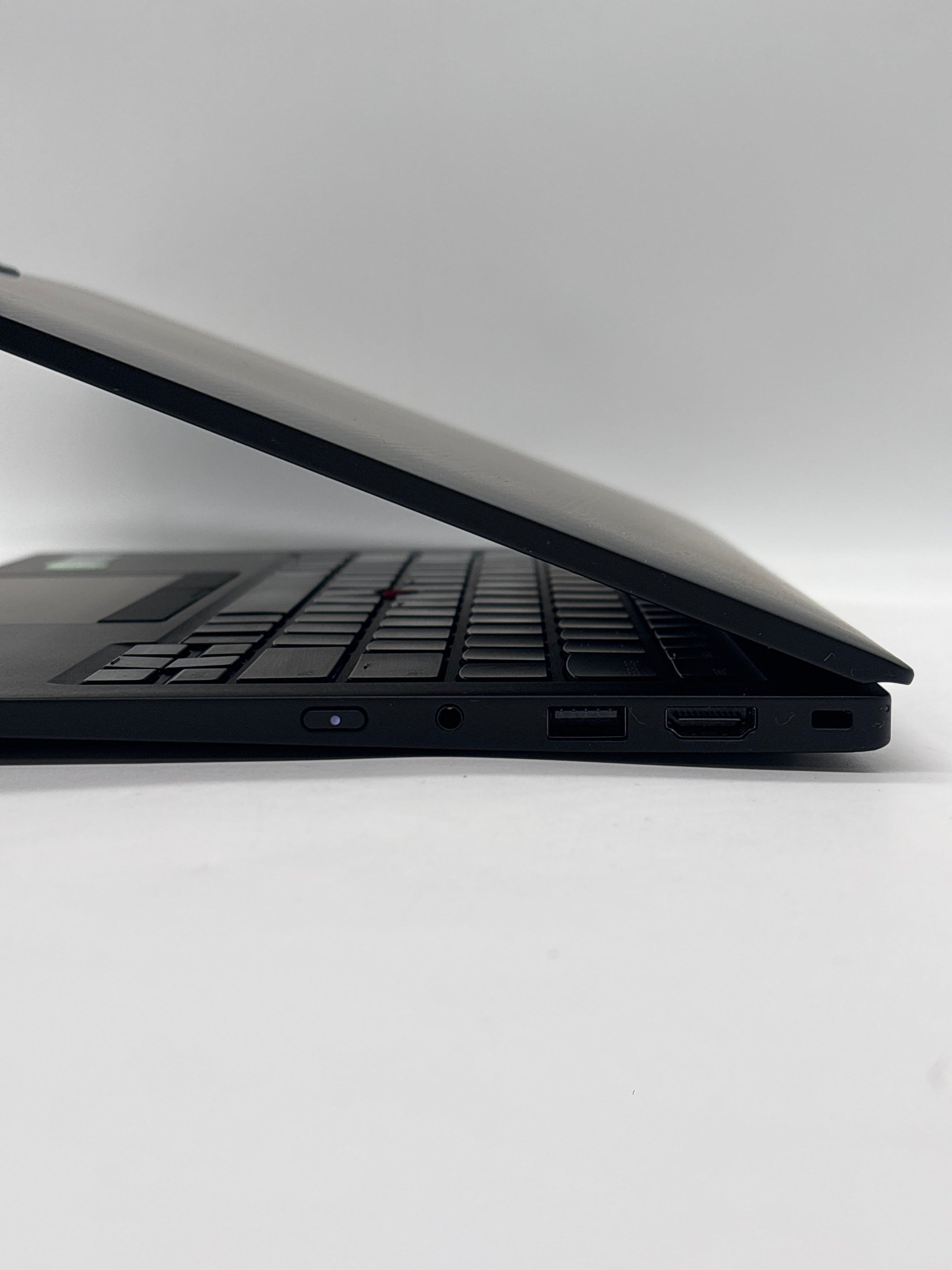 Lenovo ThinkPad X1 Carbon Gen 12 Ultra 5 135U 16GB RAM 512GB SSD - For Parts (Read)