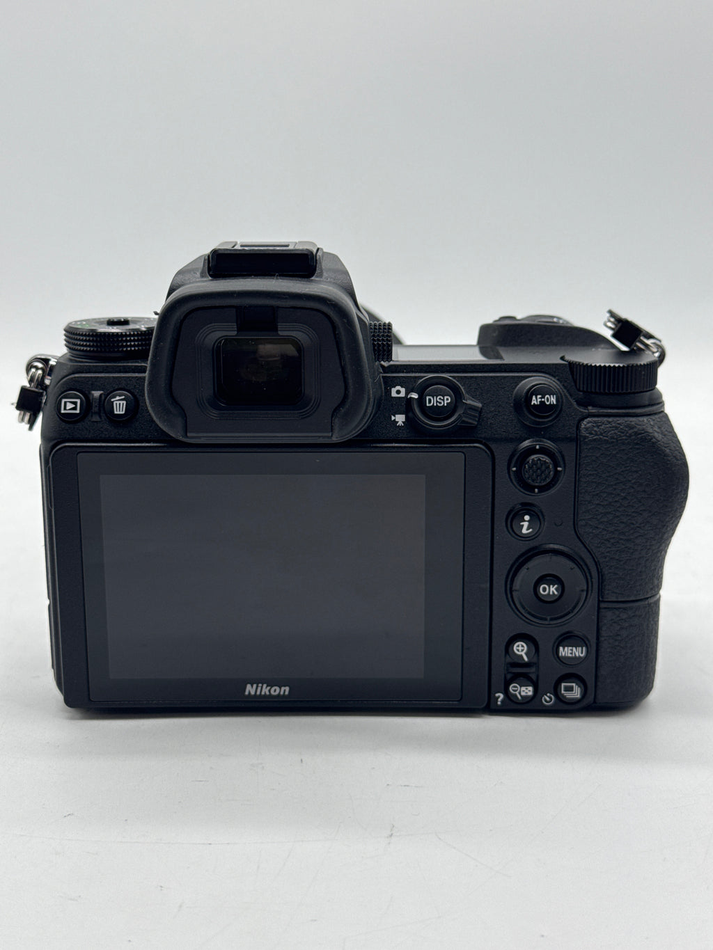 Nikon Z7 Mirrorless w/ Nikkor Z 24-70mm f/4 S Lens Black - Used