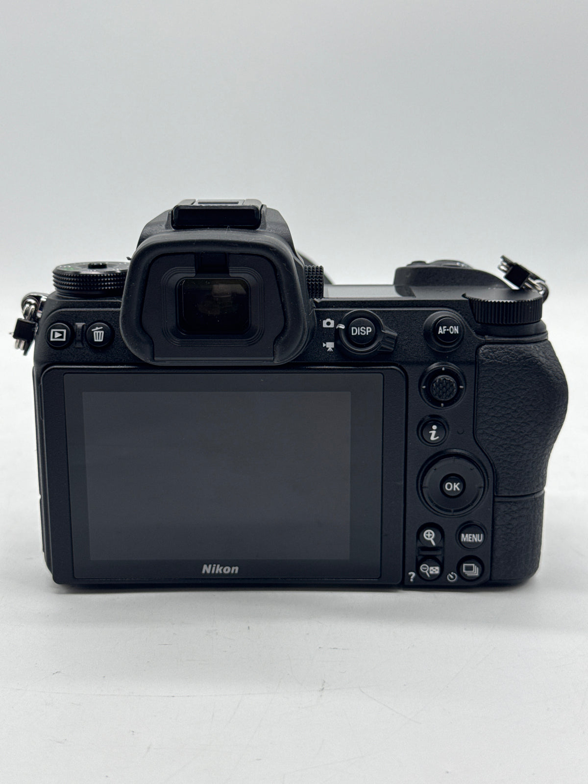 Nikon Z7 Mirrorless w/ Nikkor Z 24-70mm f/4 S Lens Black - Used