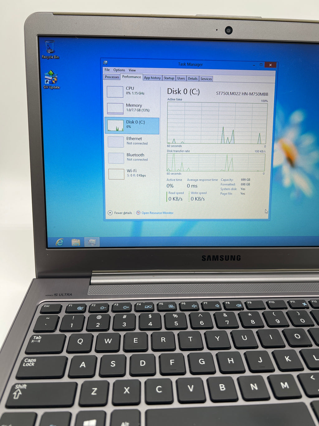Samsung NP520U4C i5 8GB RAM 750GB HDD