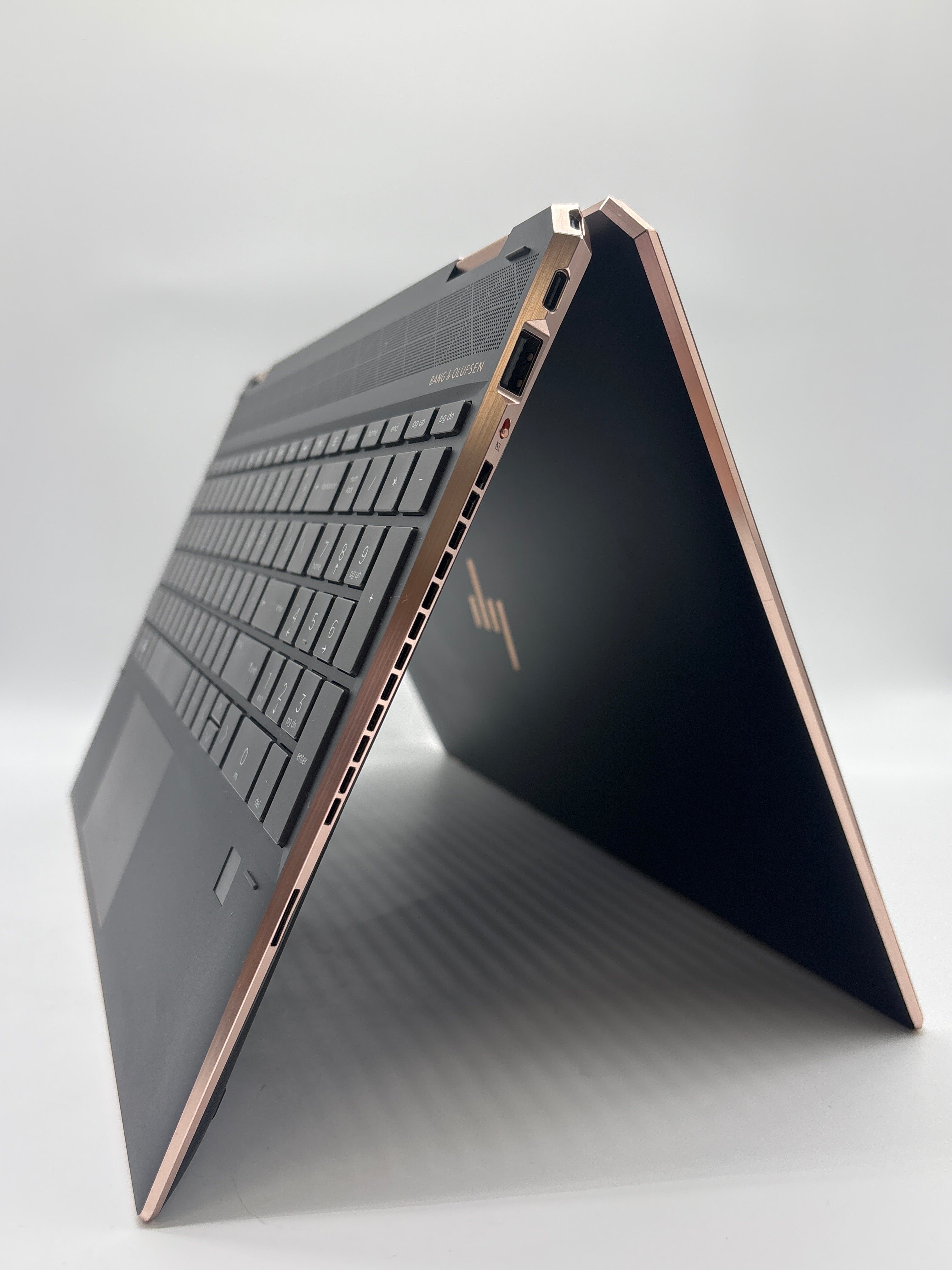 HP Spectre X360 15-eb1043dx i7-1165G7 16GB RAM 512GB SSD - For Parts (No Battery)