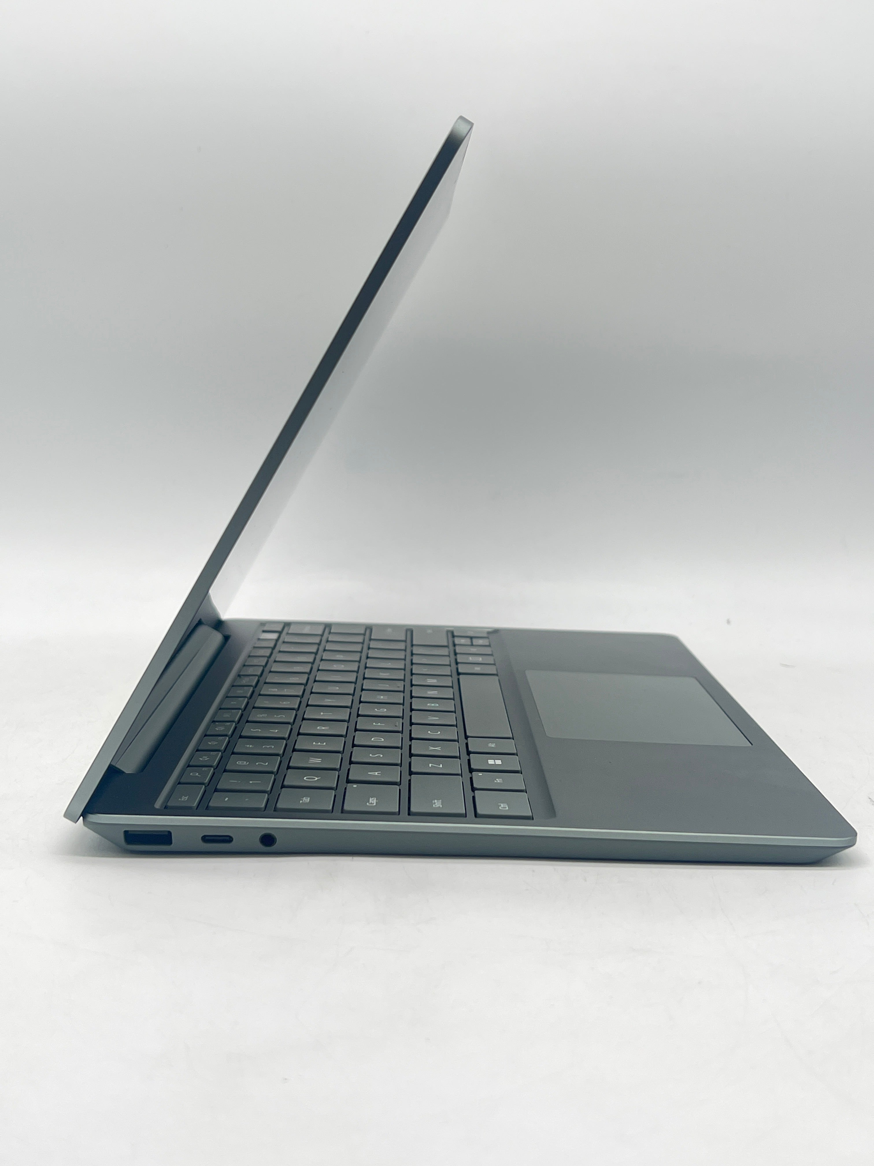 Microsoft Surface Laptop Go 2 i5-1135G7 8GB RAM 128GB SSD Touchscreen