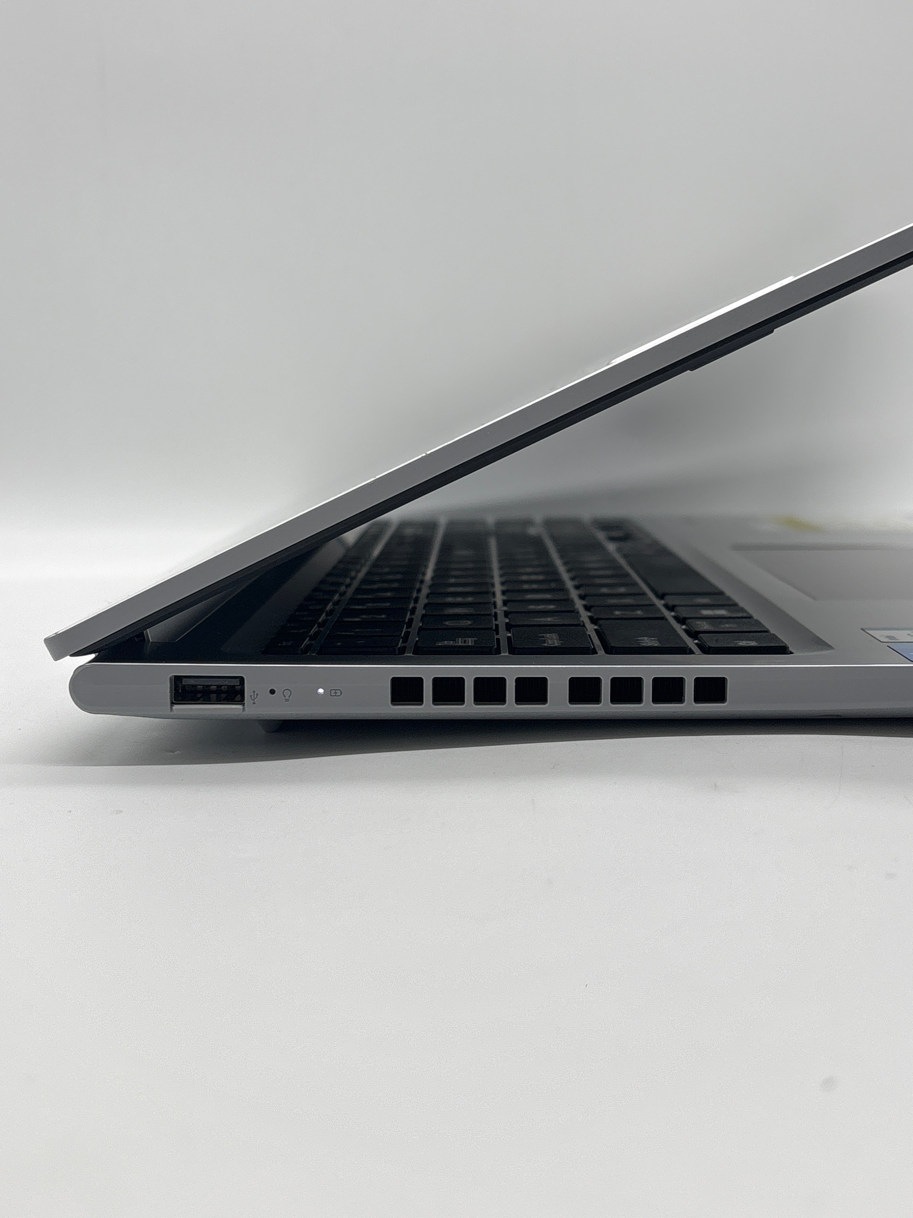 Asus VivoBook F1605Z i7-1255U 16GB RAM 512GB SSD