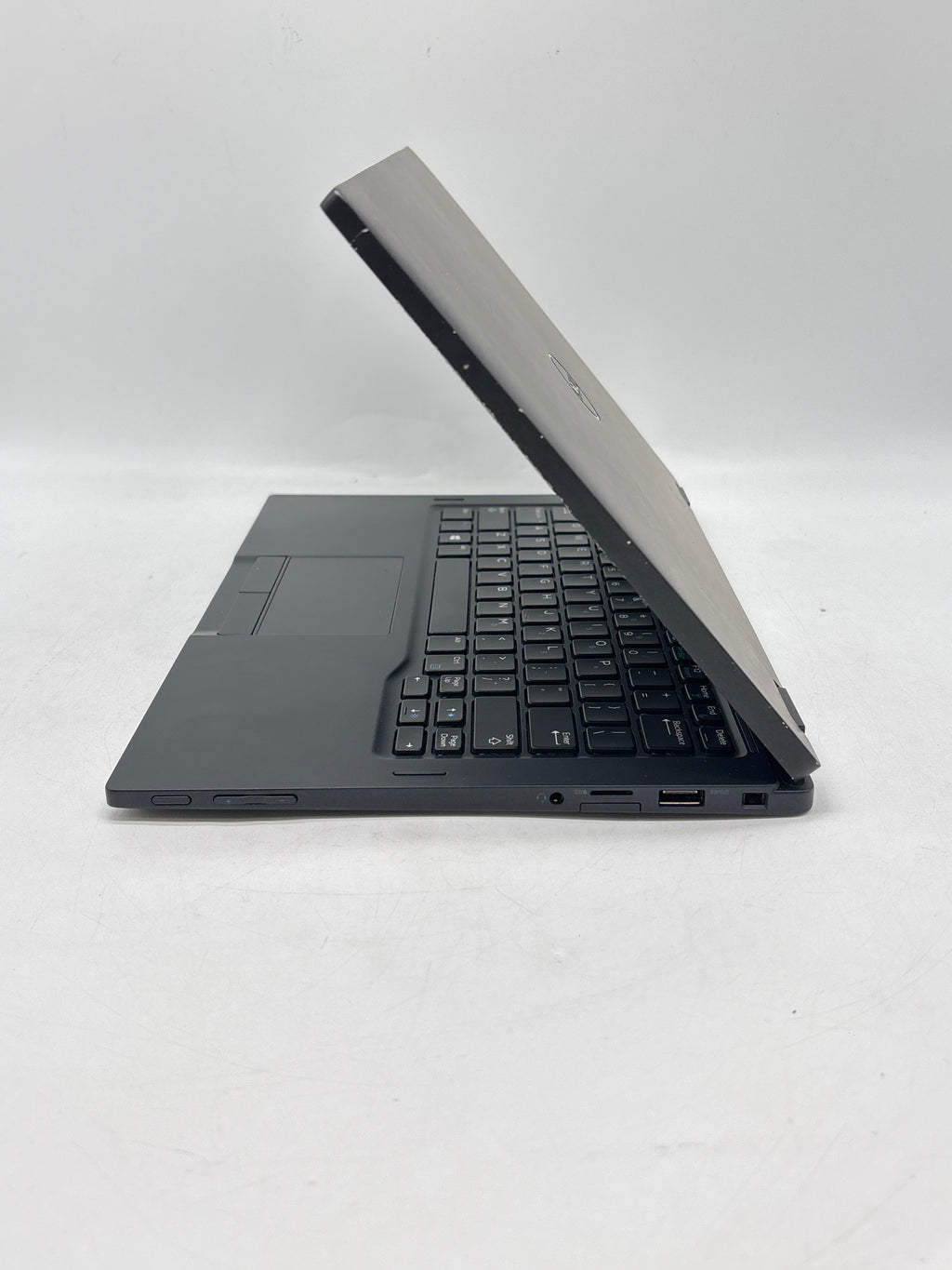 Dell Latitude 7390 2-in-1 13.3" Core i7-8665U 16GB RAM 512GB SSD - No Power
