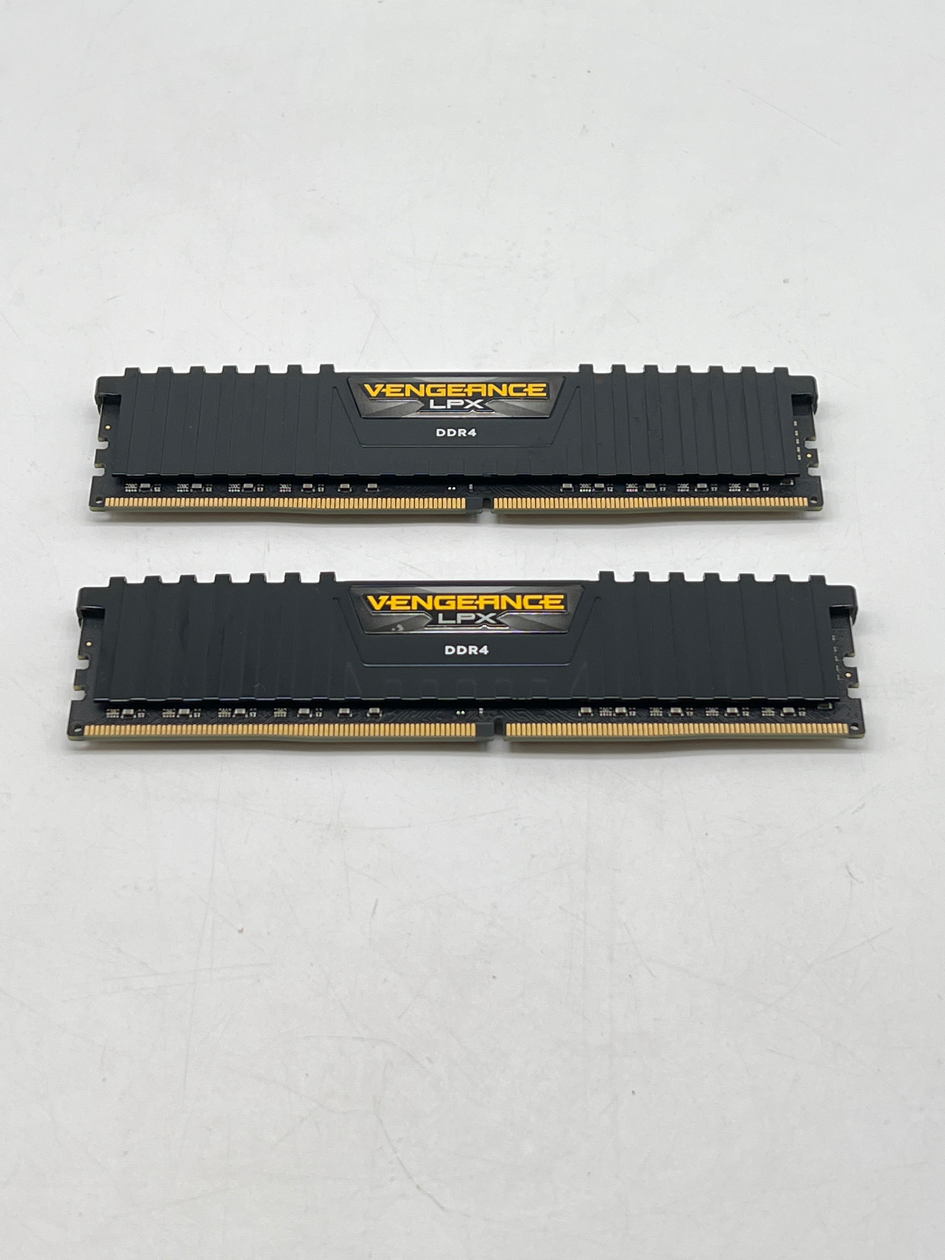 Corsair Vengeance LPX 64GB (2x32GB) DDR4 CMK64GX4M2E3200C16 - Used