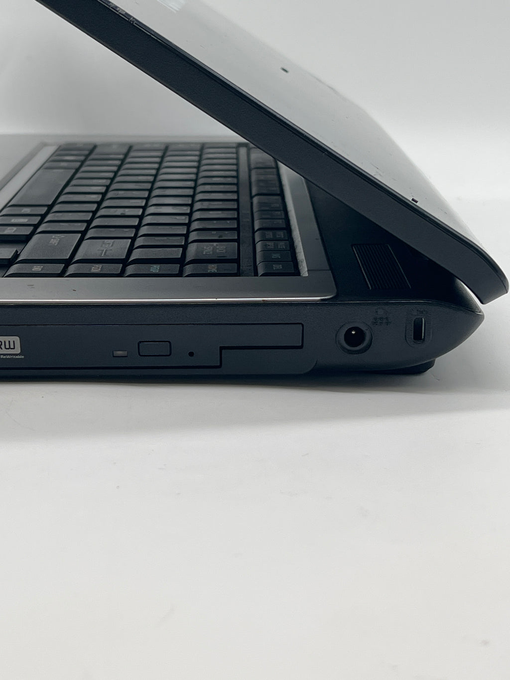 Toshiba Laptop Satellite A205 Core 2 Duo 4GB RAM - For Parts (Bad Battery)