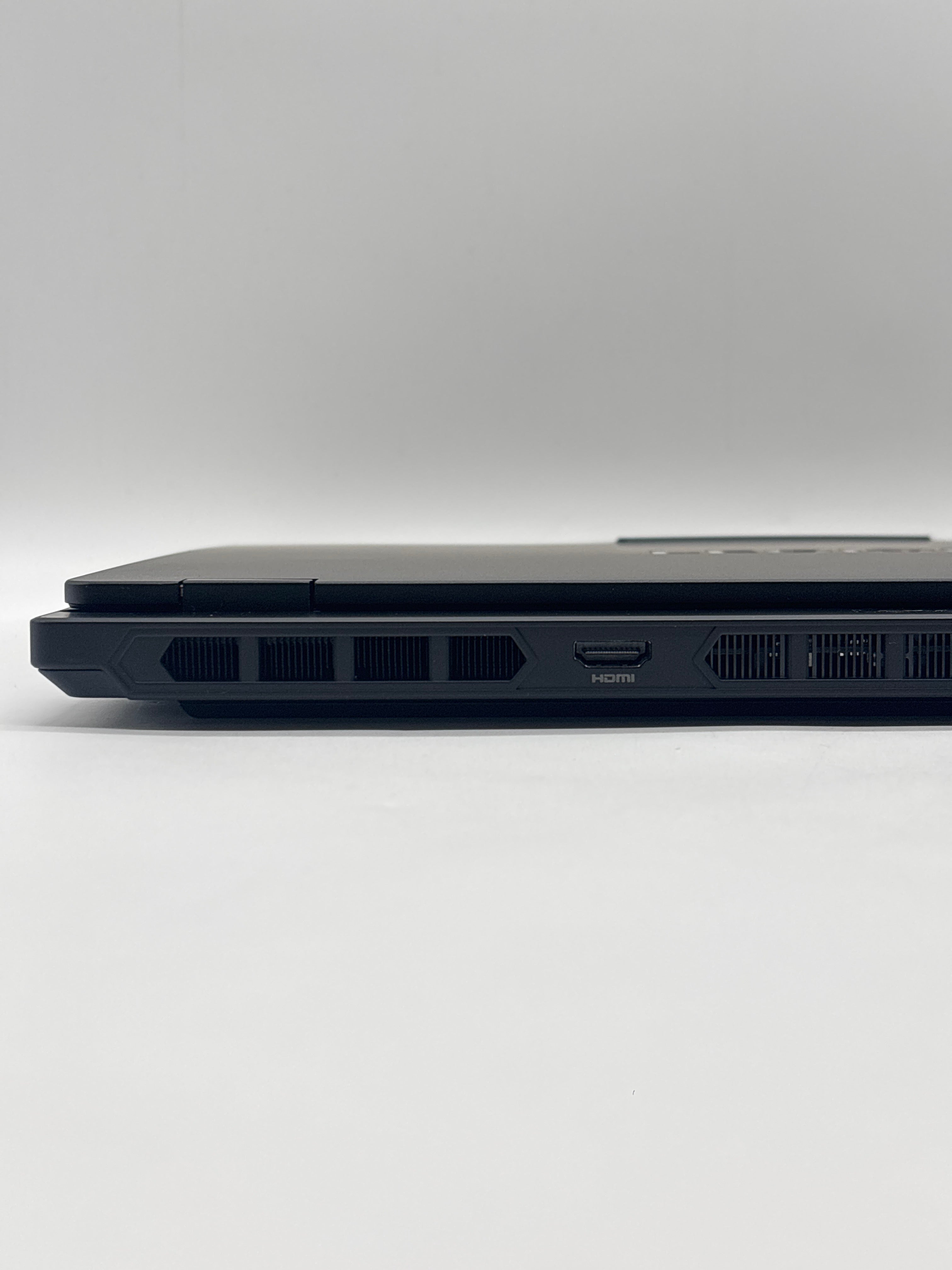 Lenovo Legion 5 15AHP10 Ryzen 7 32GB RAM 1TB SSD RTX 5060  - Warranty