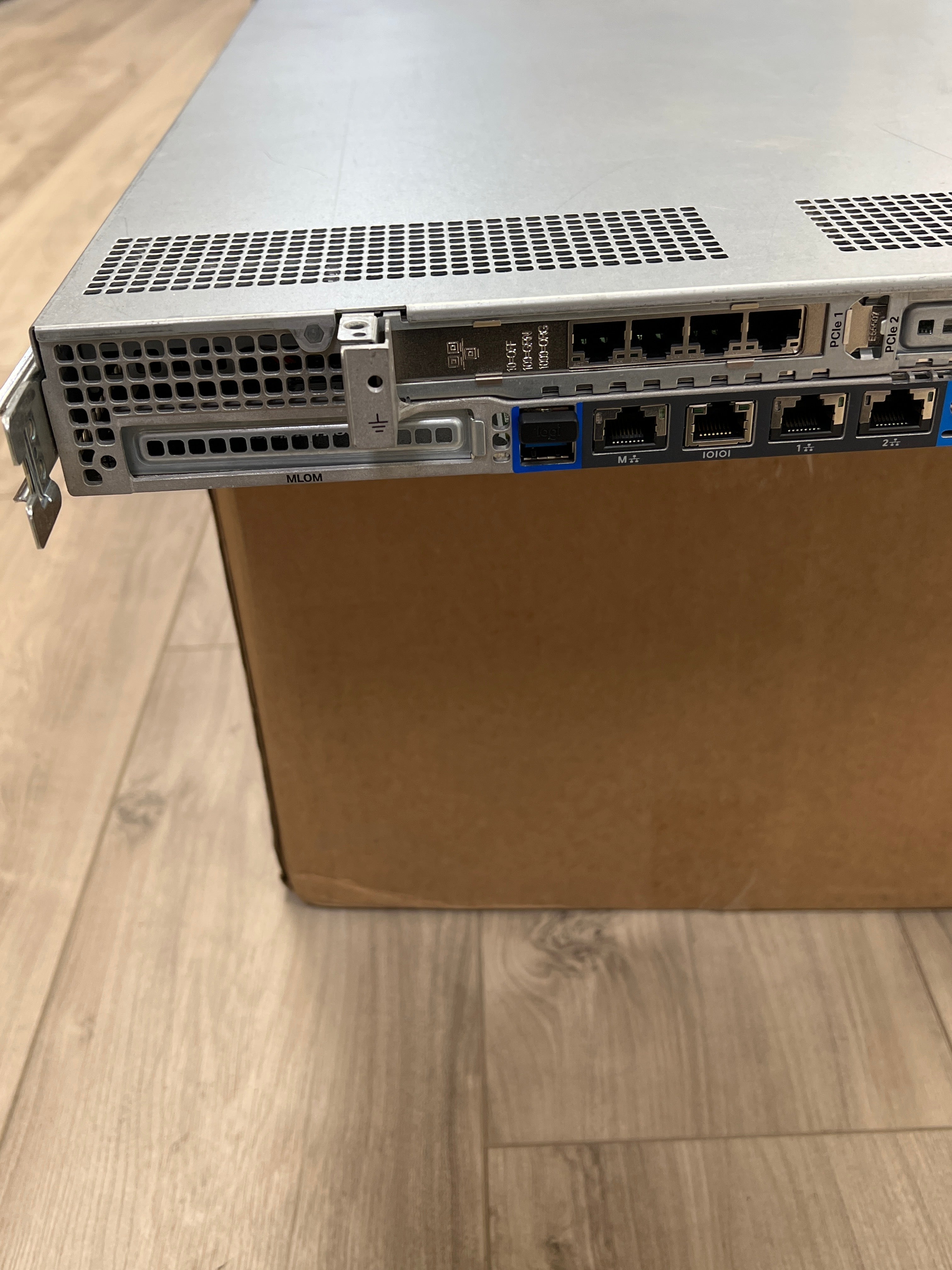 Cisco UCSC-C220-M4S Intel Xeon E5-2630 48GB RAM 2.4TB HDD Server NO OS