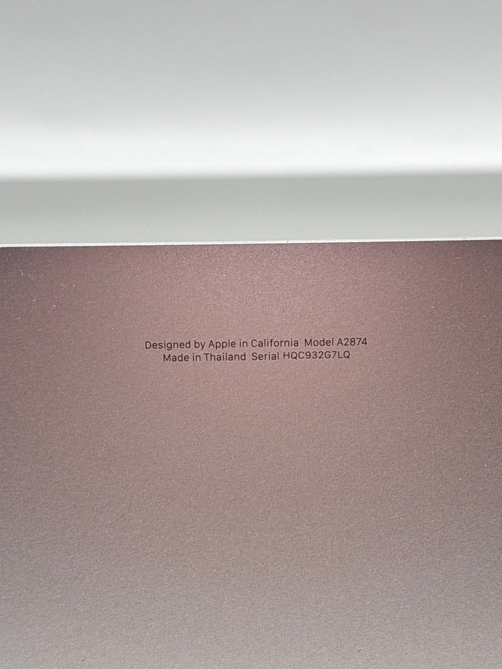 Apple iMac 24-Inch 2023 M3 8-Core CPU 8GB RAM 256GB SSD Silver - Used