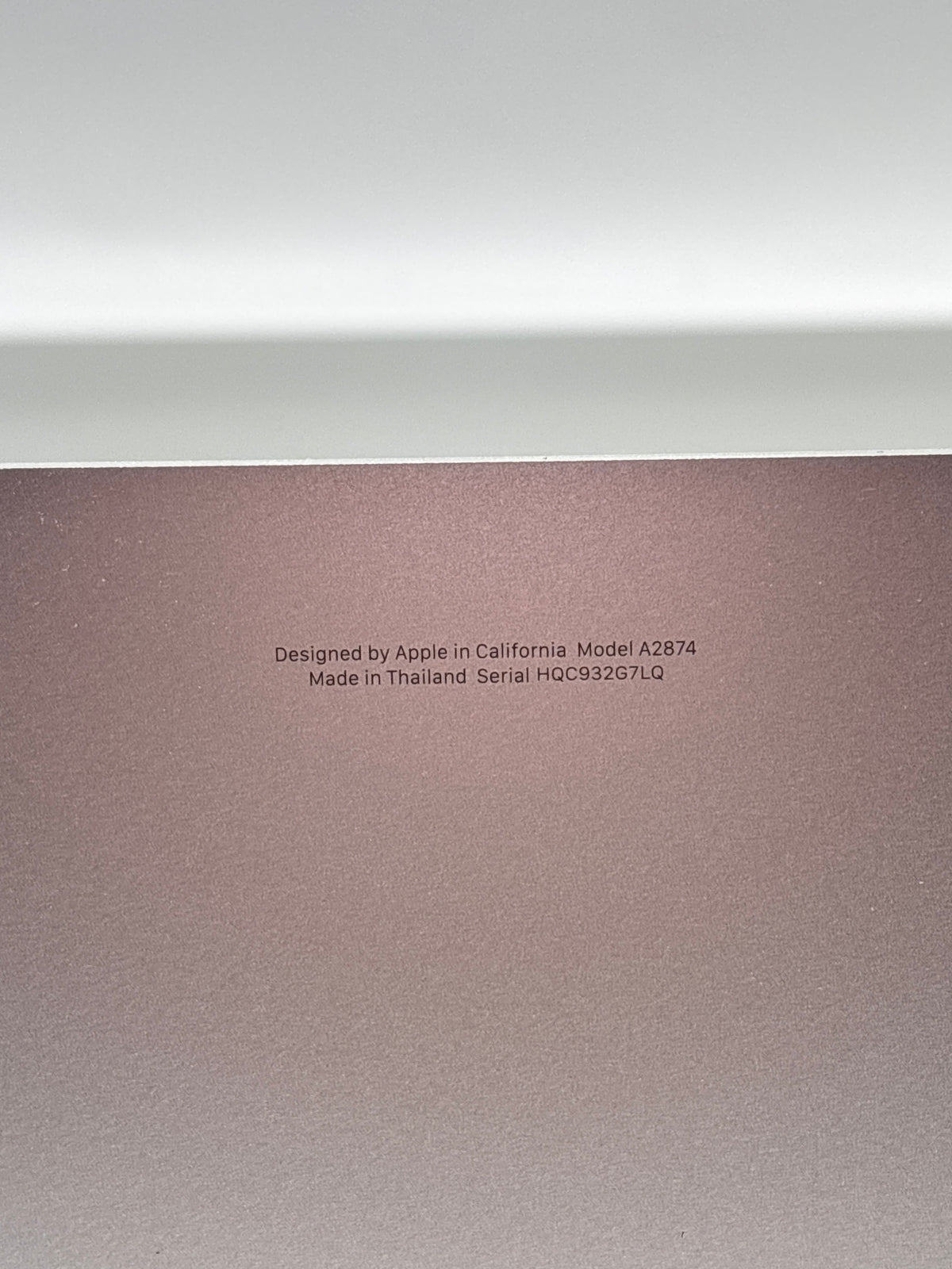 Apple iMac 24-Inch 2023 M3 8-Core CPU 8GB RAM 256GB SSD Silver - Used