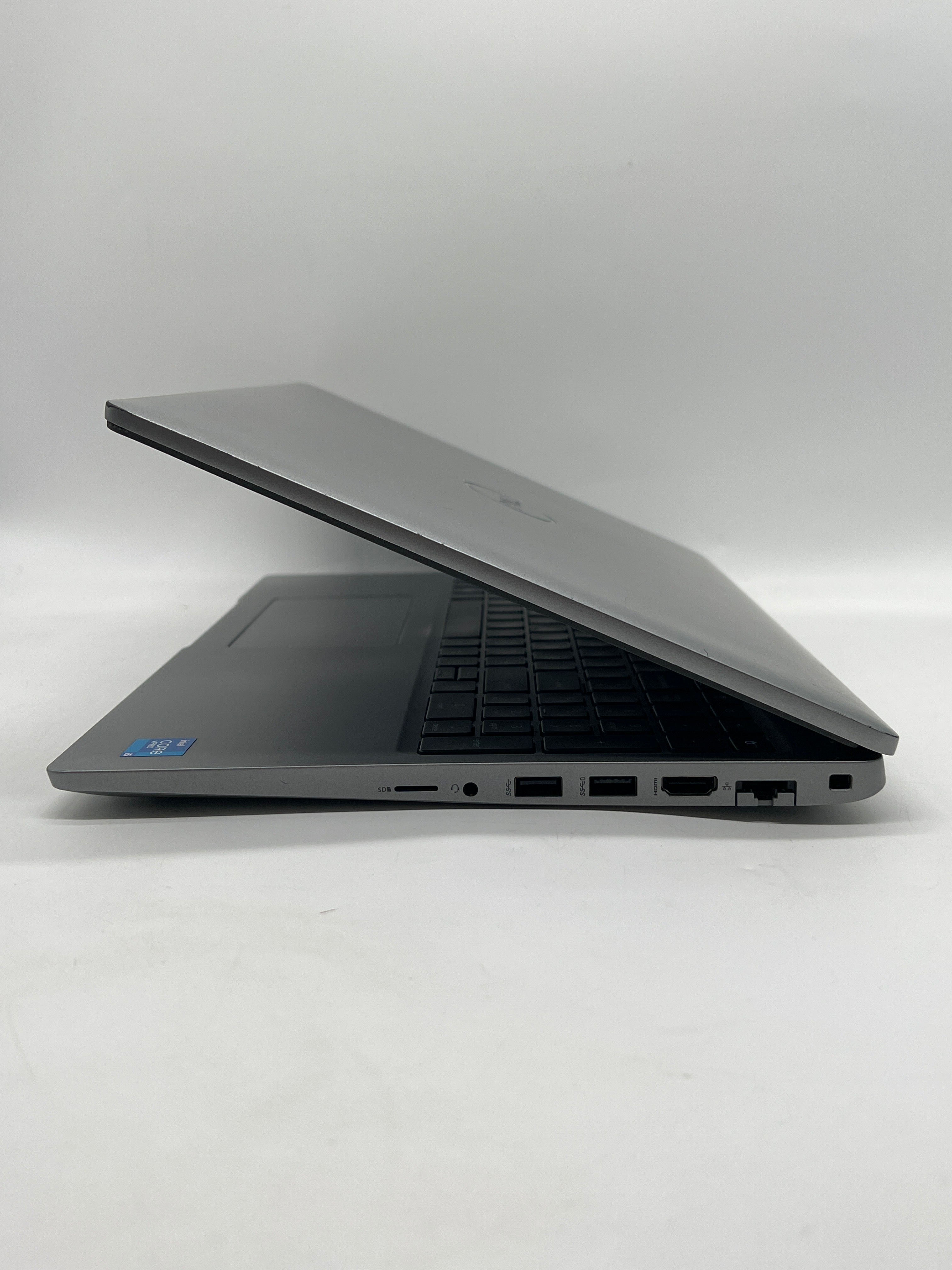Dell Latitude 5520 15.6" i5-1145G7 16GB RAM 512GB SSD