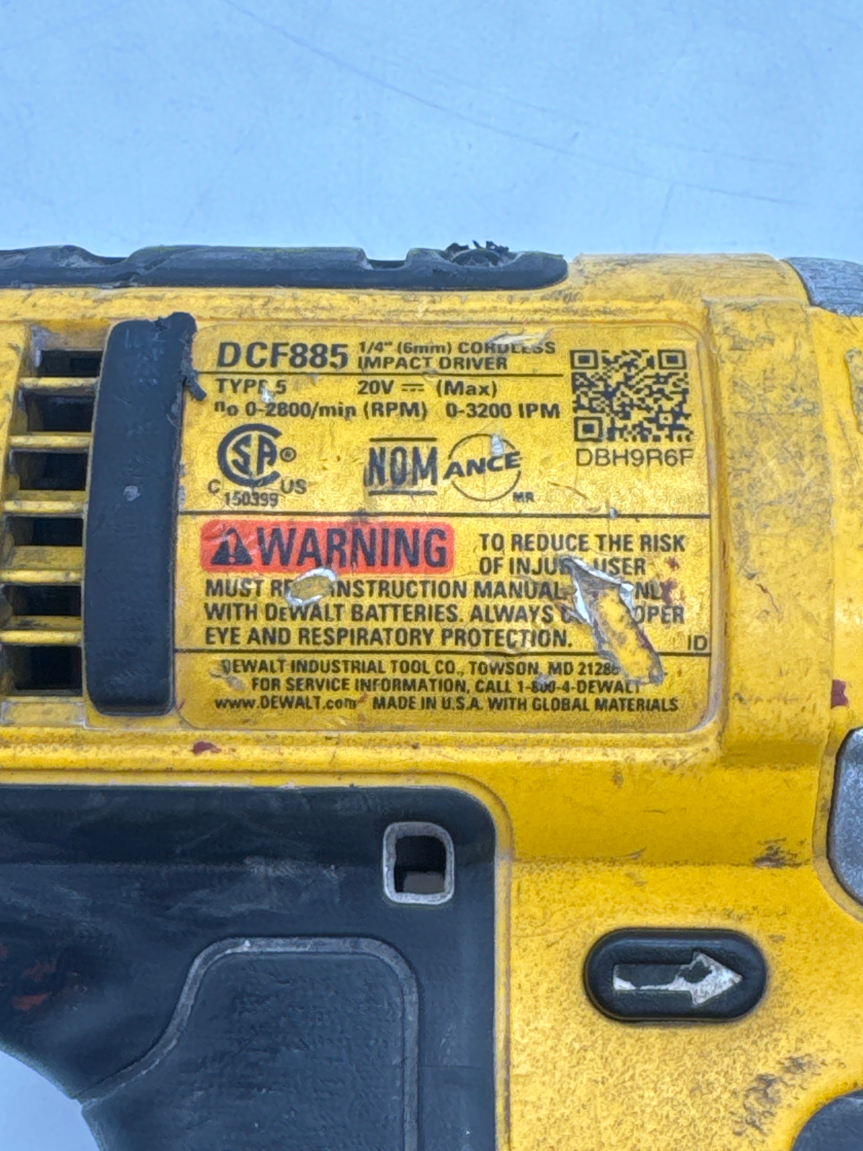 DEWALT DCF885 20V Max 1/4" Cordless Impact Driver w/ Battery - Used