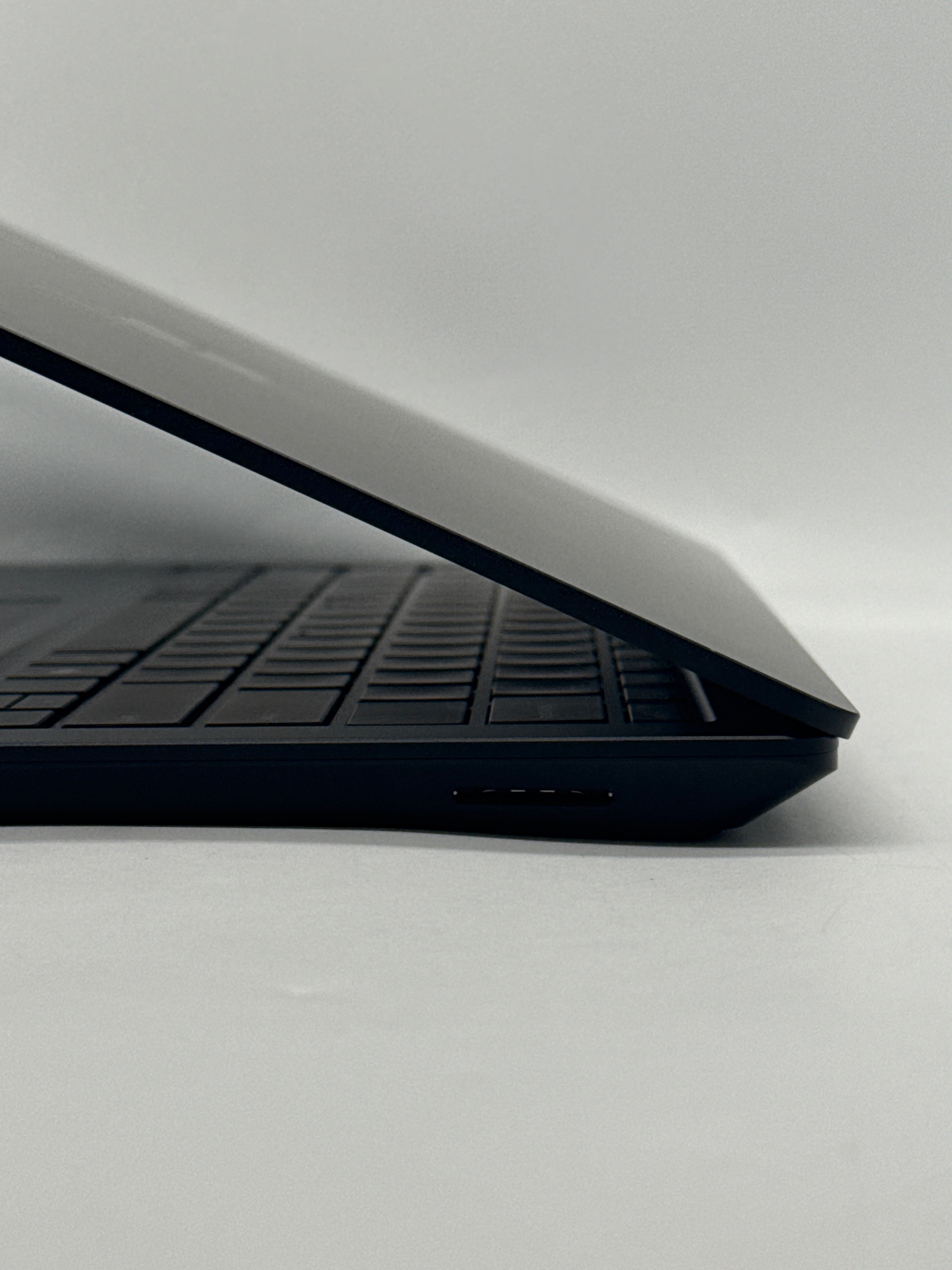 Microsoft Surface Laptop 6 Business Ultra 5 135H 16GB RAM 512GB SSD
