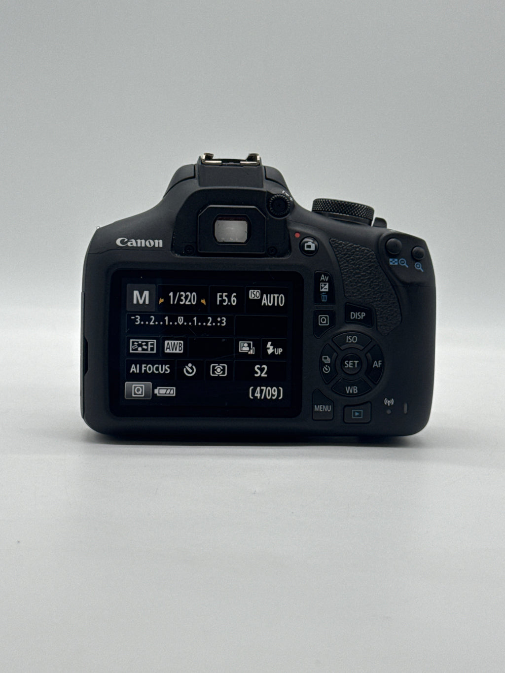 Canon EOS 2000D Digital Camera + 2 batteries + Battery Charger - Used