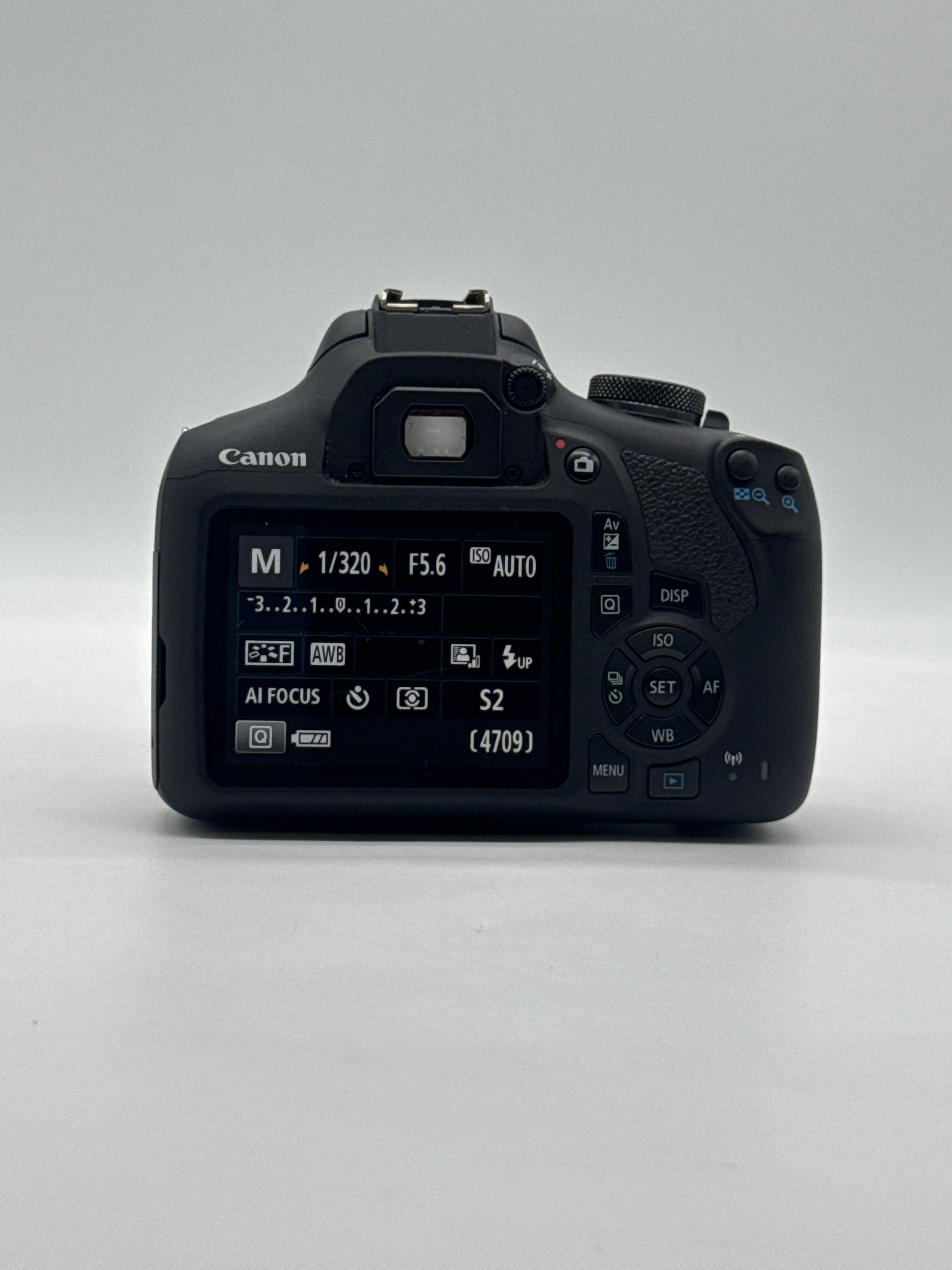 Canon EOS 2000D Digital Camera + 2 batteries + Battery Charger - Used
