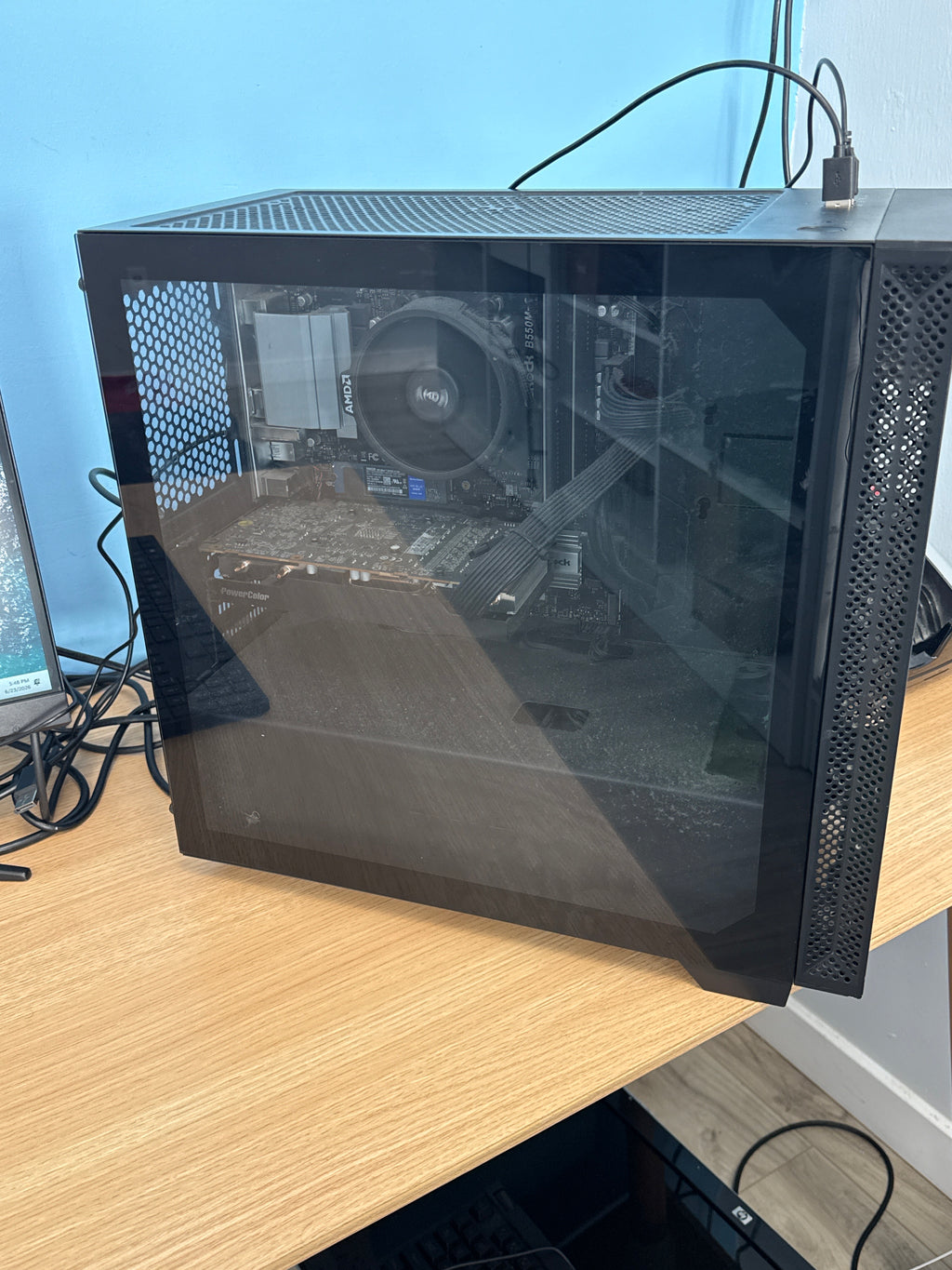 PowerSpec Ryzen 5 5600G RX 6600 XT 16GB RAM 512GB SSD - Broken Leg