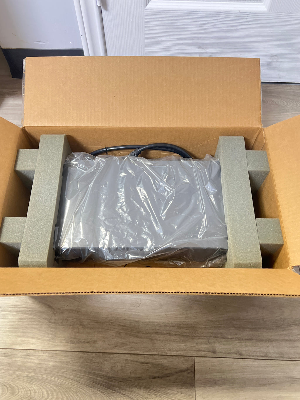Panamax Max 2000 Power Management & Surge Protector - New Open Box