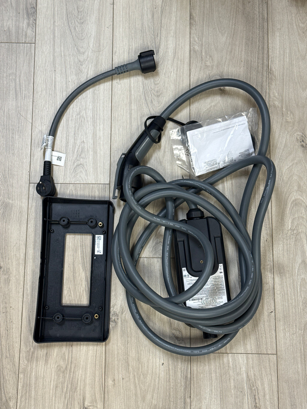 BMW EV Flexible Fast Charger 5A8BA82-01 - Used
