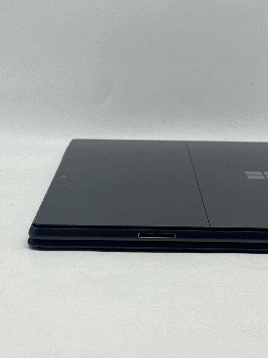 Microsoft Surface Pro 9 13" i5-1245U 8GB 256GB SSD Remotely Managed - For Parts