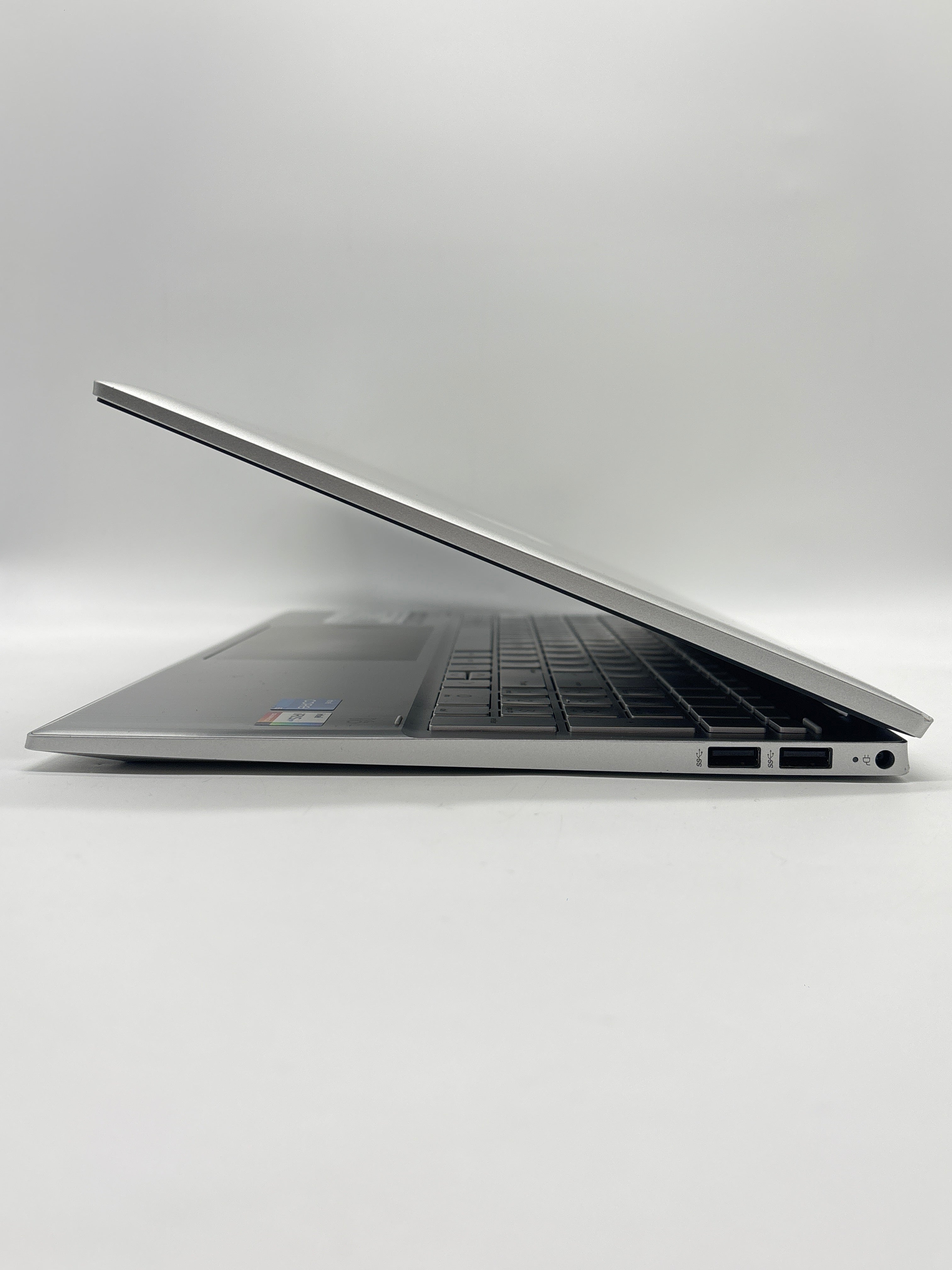 HP Pavilion x360 15-er1051cl i5-1235U 12GB RAM 512GB SSD