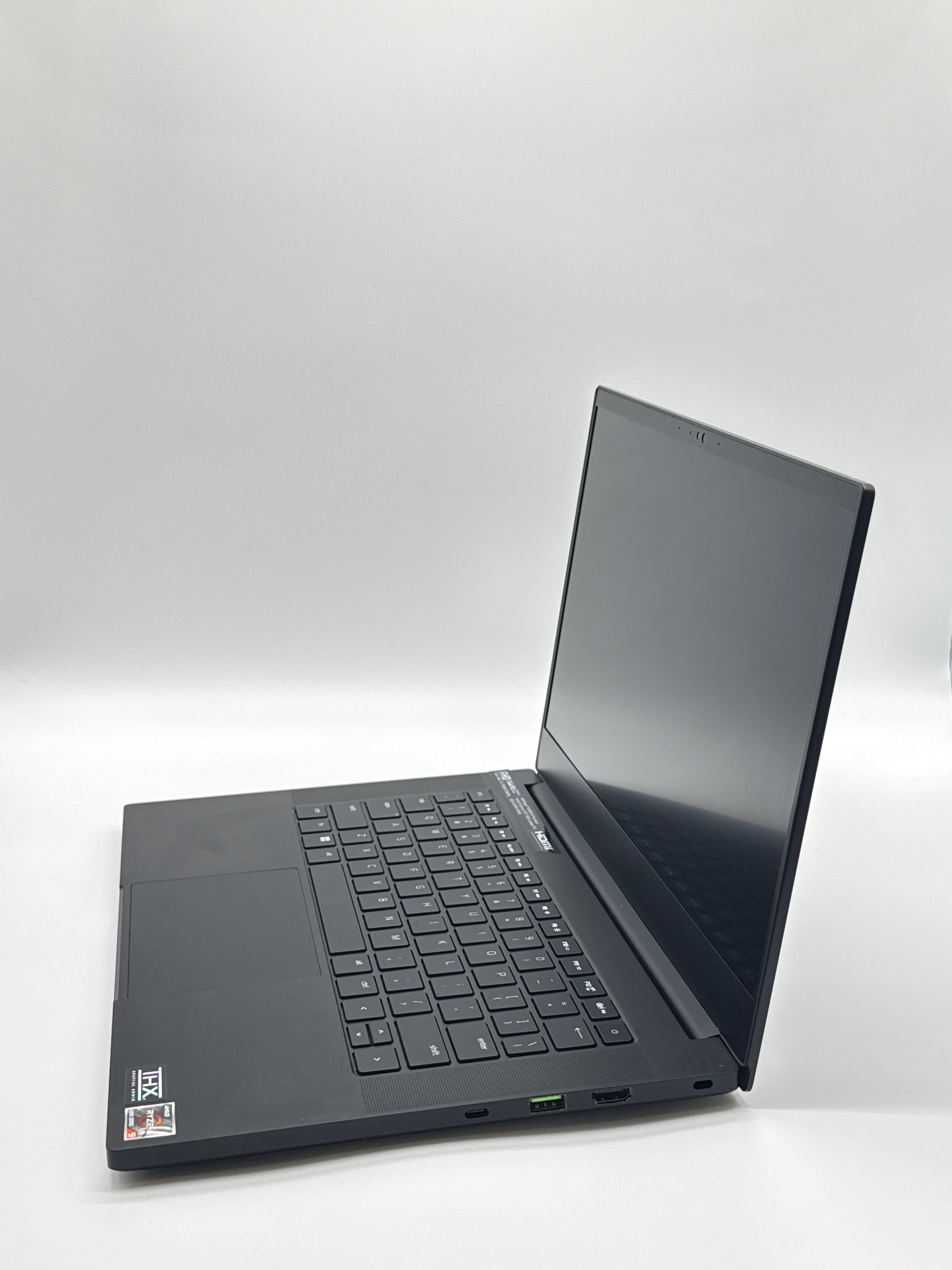 Razer Blade 14 RZ09-0427 Ryzen 9 6900HX 16GB RAM 1TB SSD RTX 3060
