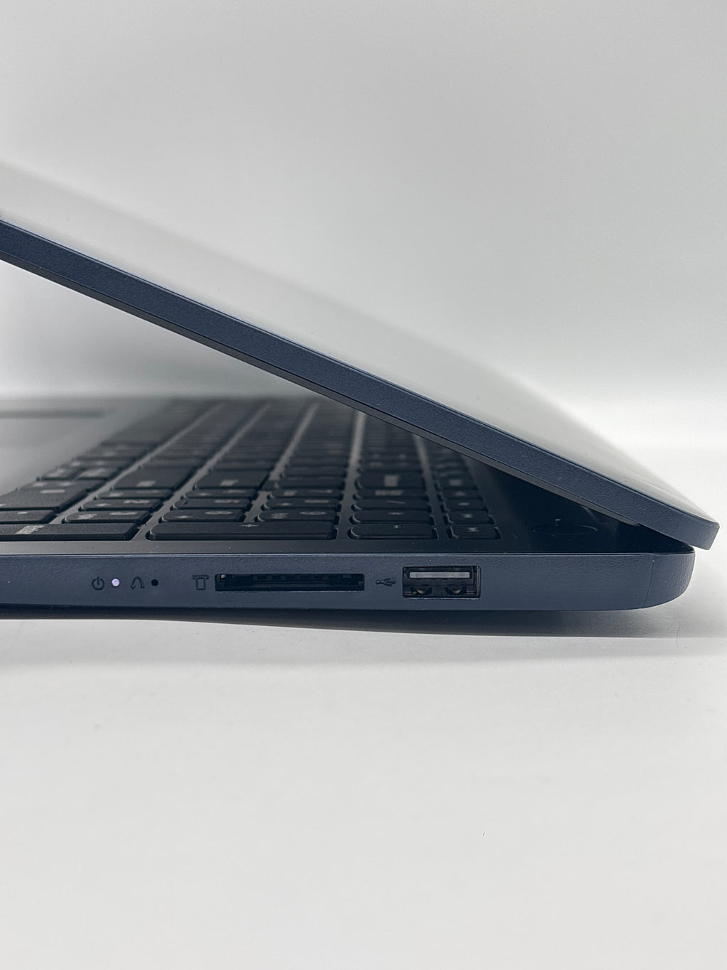 Lenovo Ideapad 1 15AMN7 Ryzen 5 7520U 8GB RAM 256GB SSD