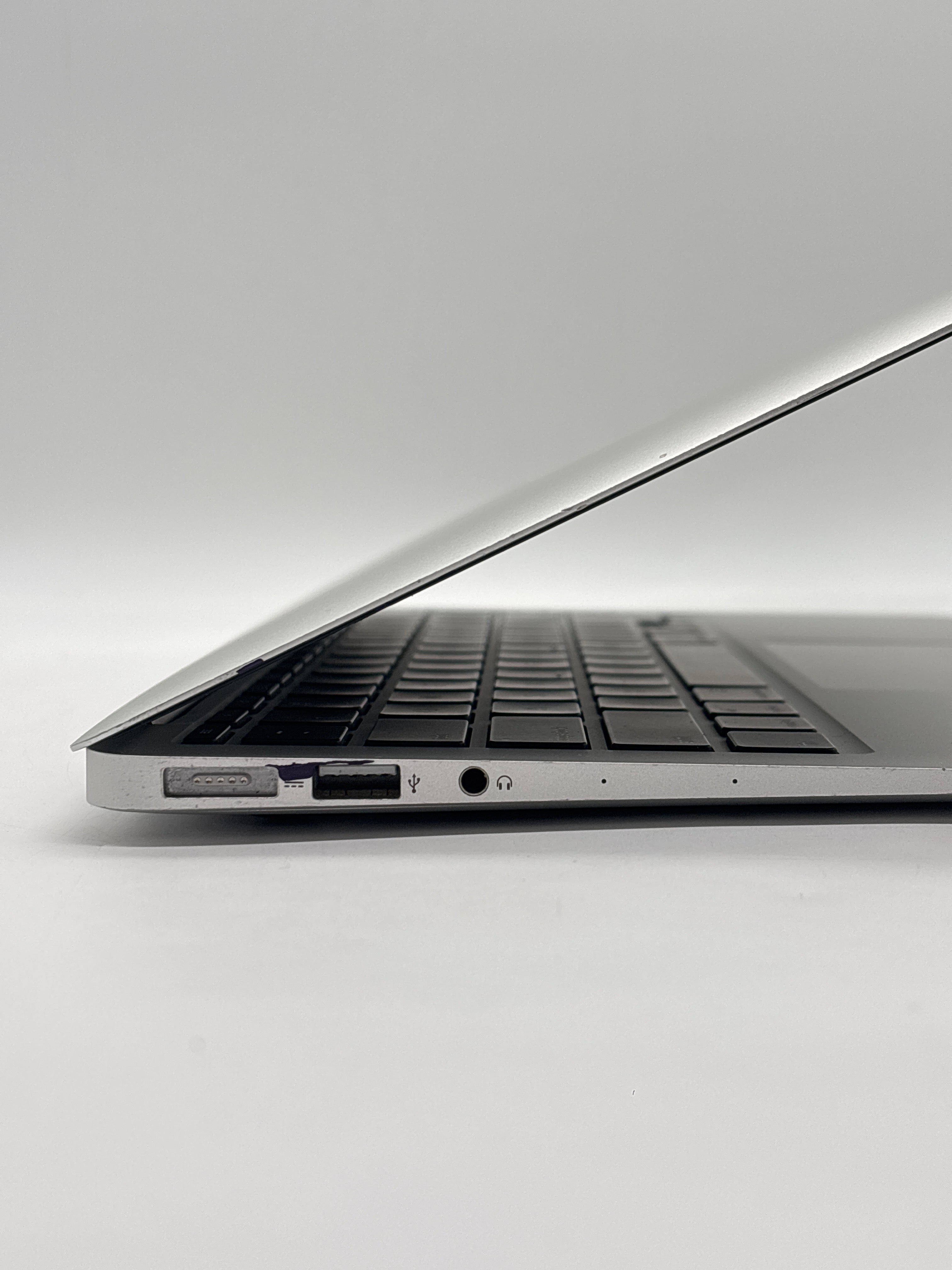Apple MacBook Air A1465 i5 4GB RAM 128GB SSD - For Parts (Firmware Locked)