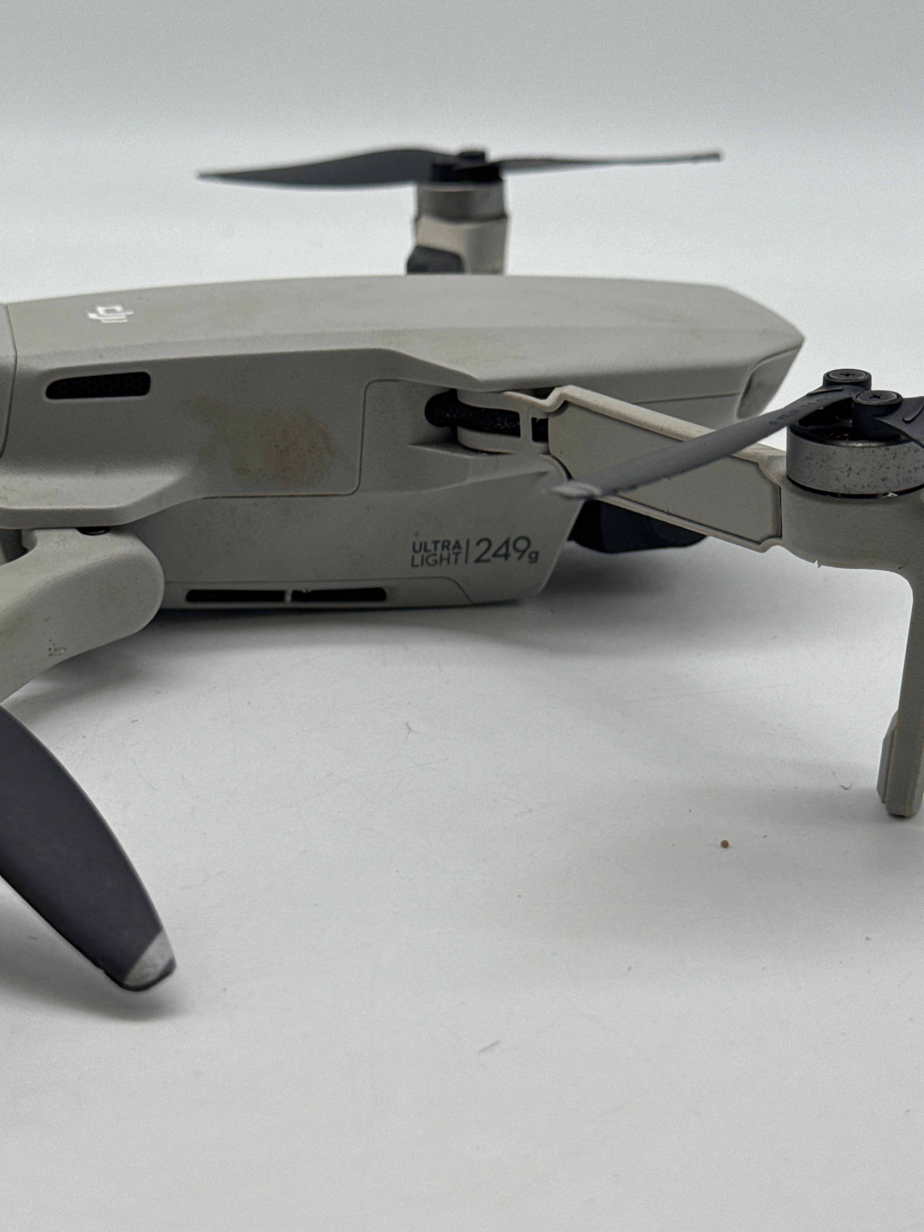 DJI Mavic Mini Drone 2.7K Camera 30min Flight Time - READ