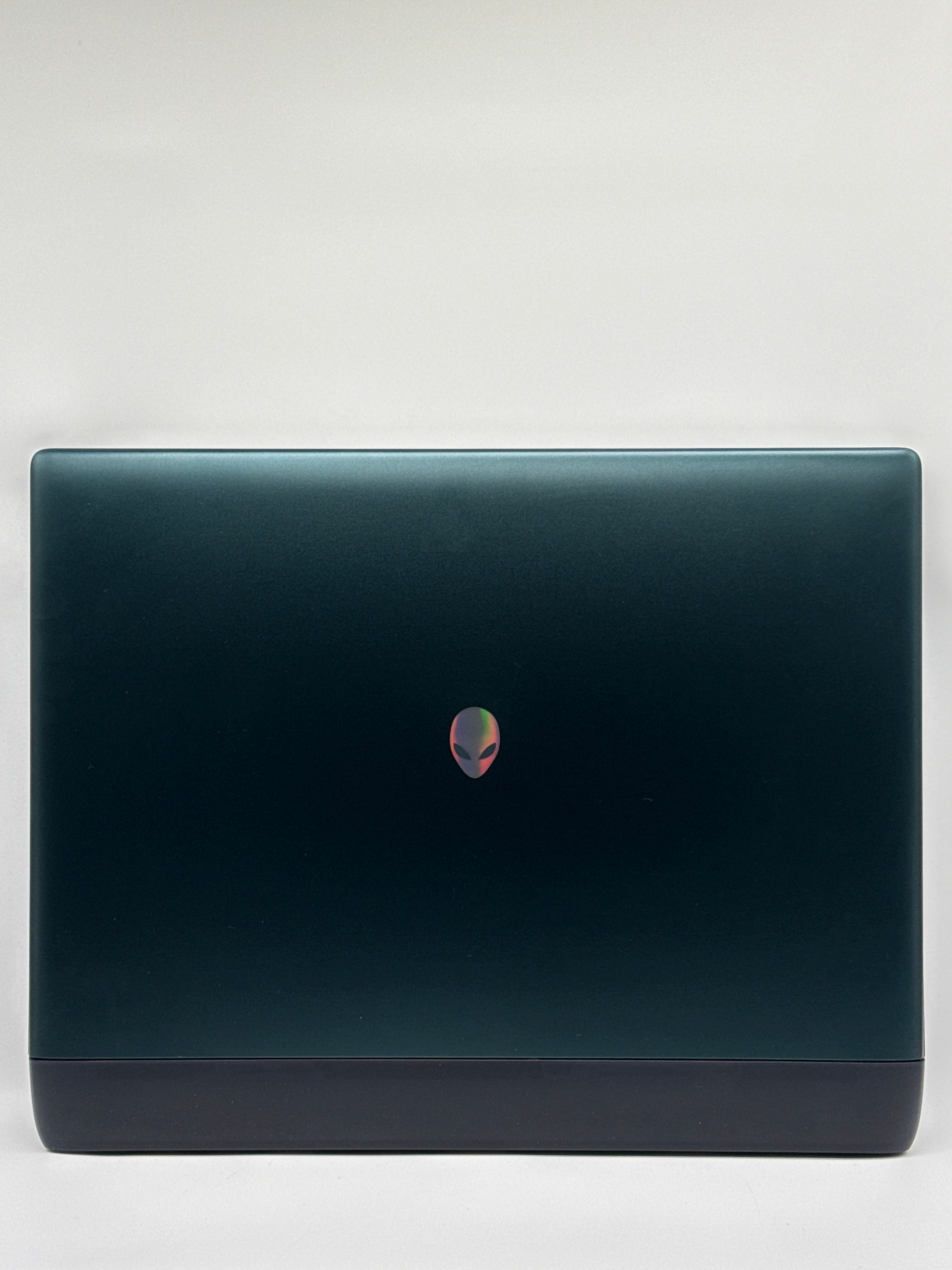 Dell Alienware 18 Area-51 Ultra 9 275HX 64GB RAM 3TB SSD RTX 5090 24GB (Warranty)