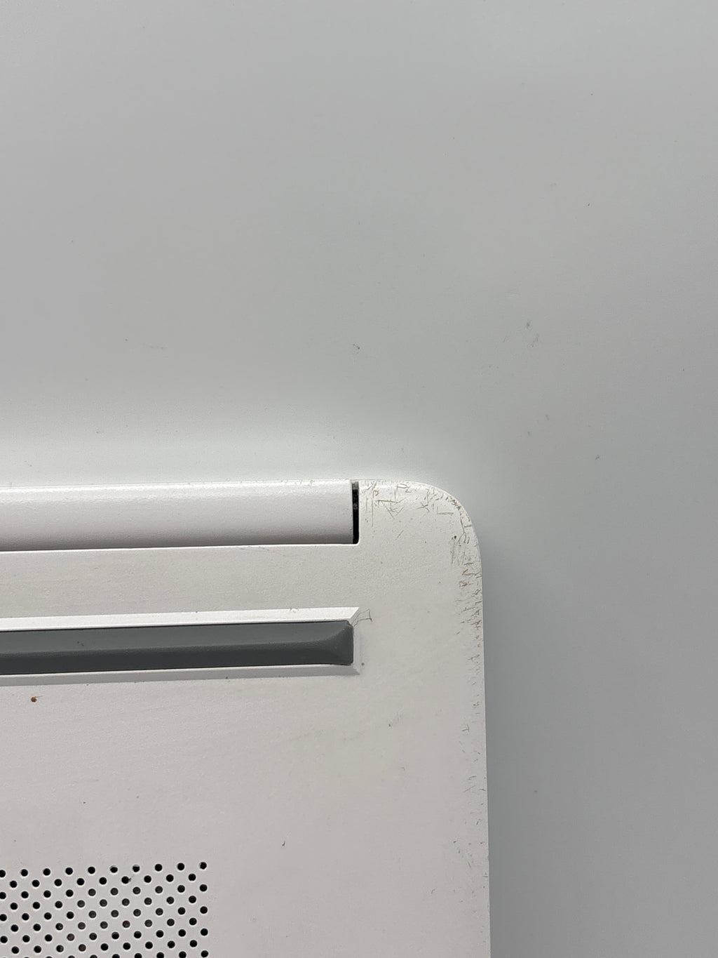 HP 14-dq0052dx 14" Intel Celeron N4120 8GB RAM 64GB SSD White - Used