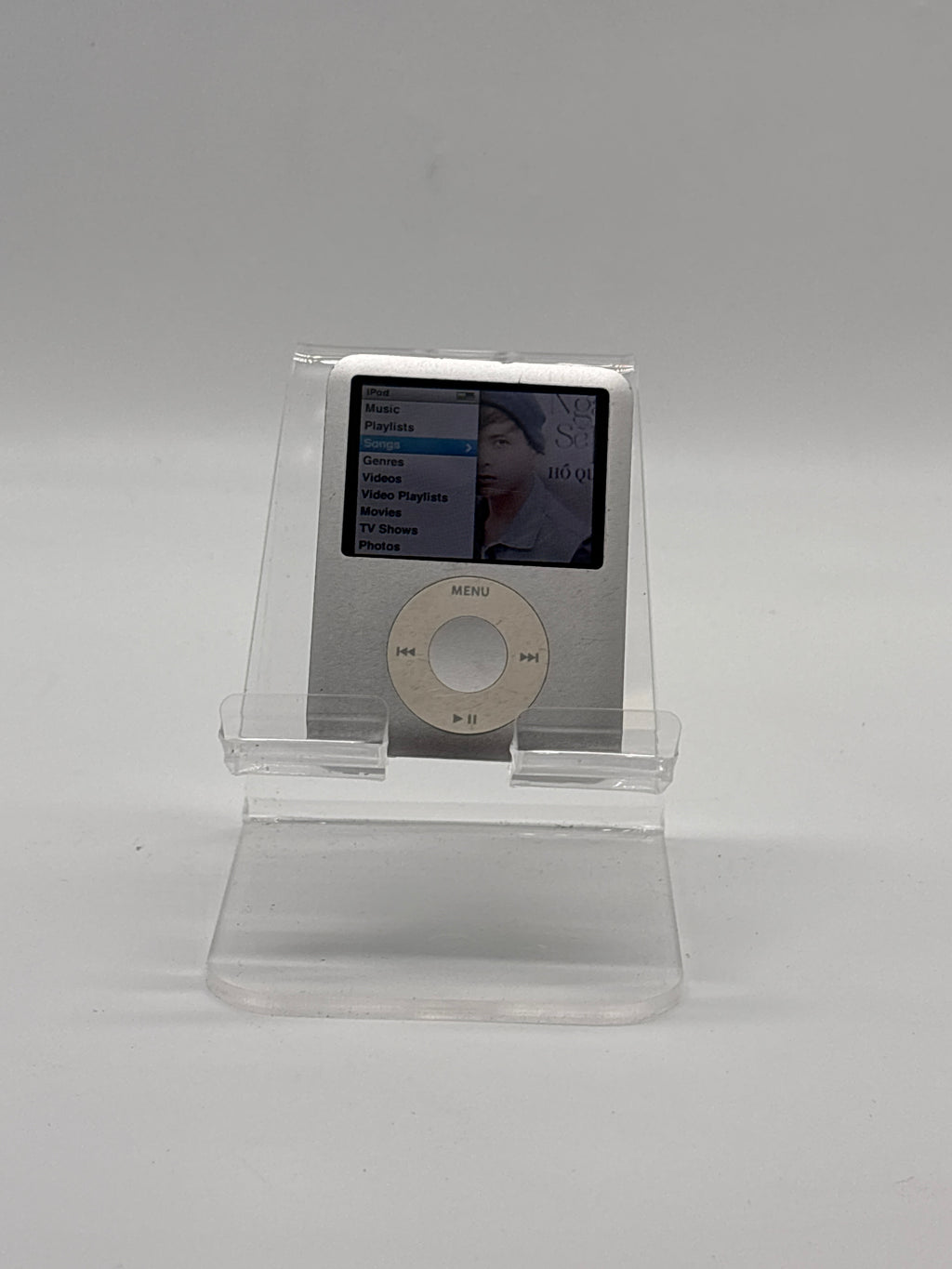 Apple iPod nano 3rd Generation 4GB Silver - Used
