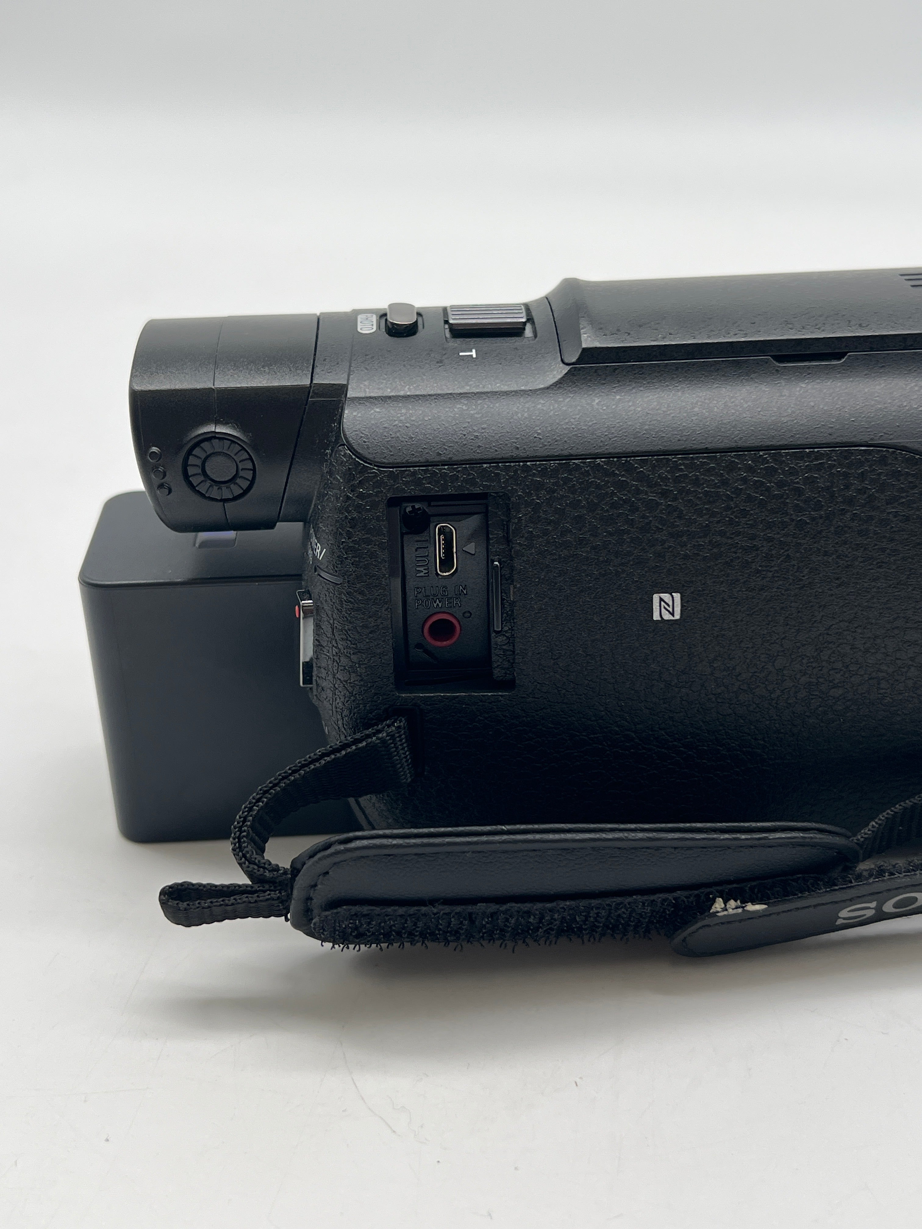 Sony FDR-AX53 Handycam Handheld 4K Ultra HD Camcorder - Used