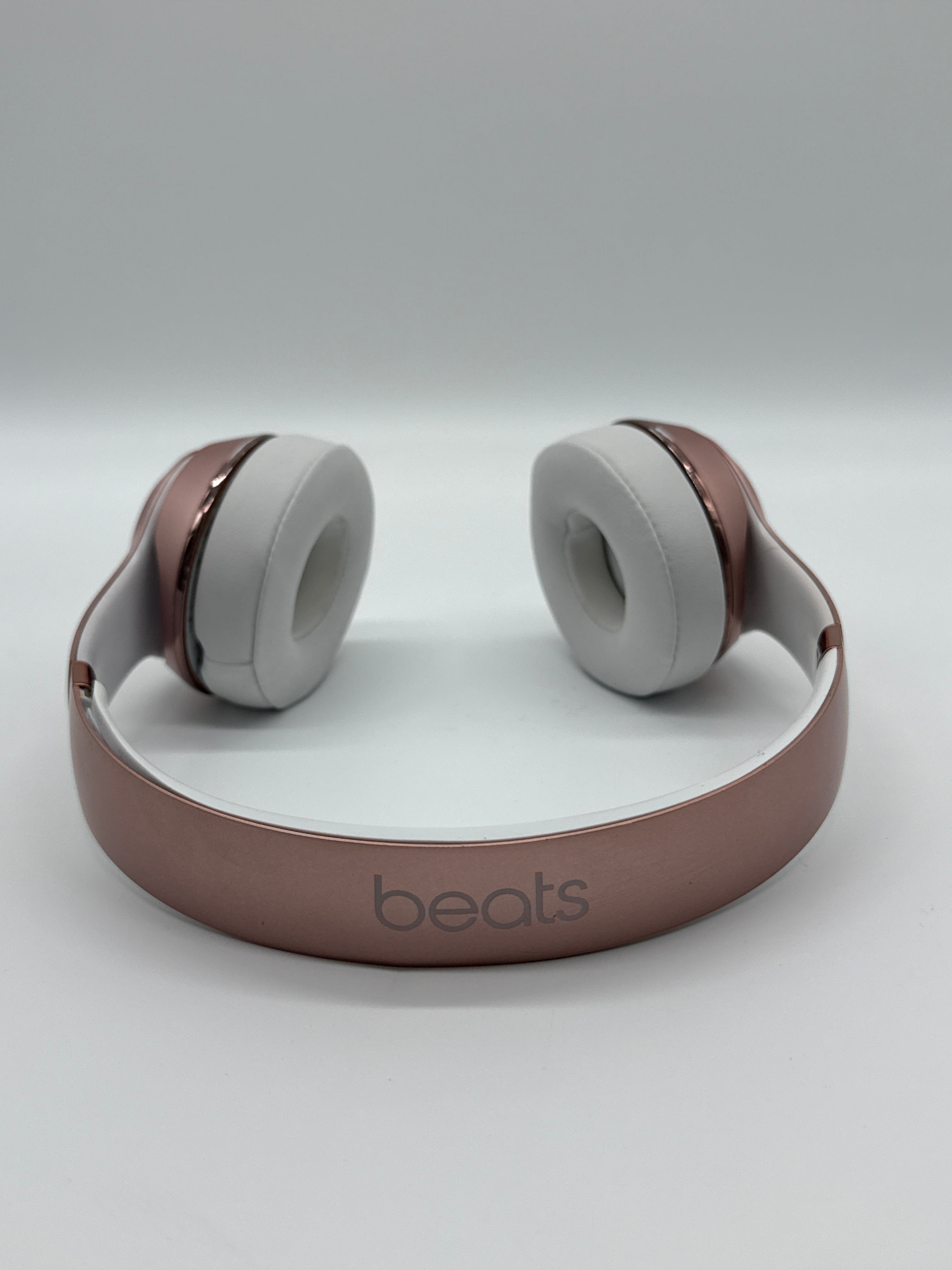 Beats by Dr. Dre Solo 3 Wireless Headphones Used