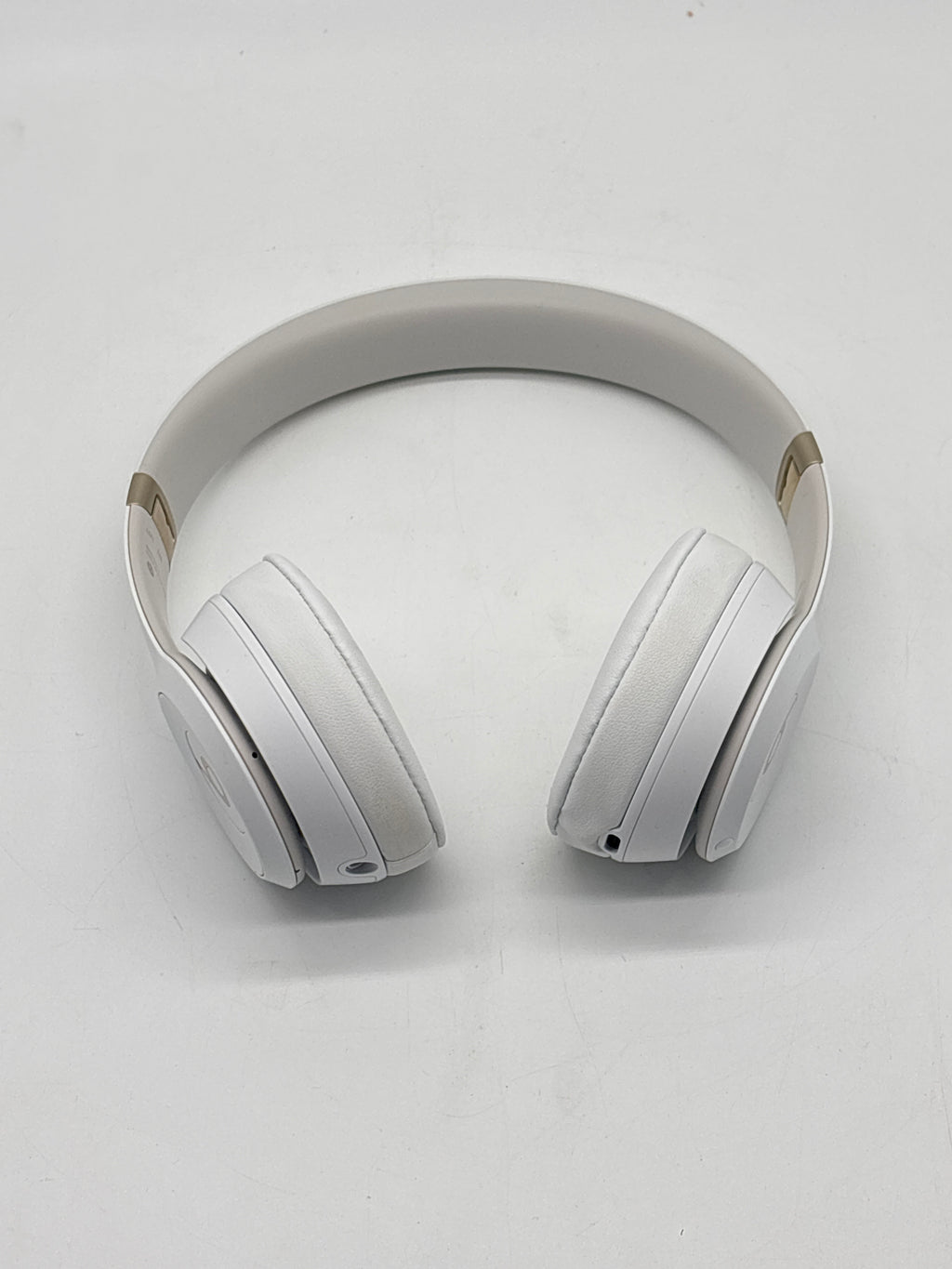 Beats Solo 4 Wireless Headphones White
