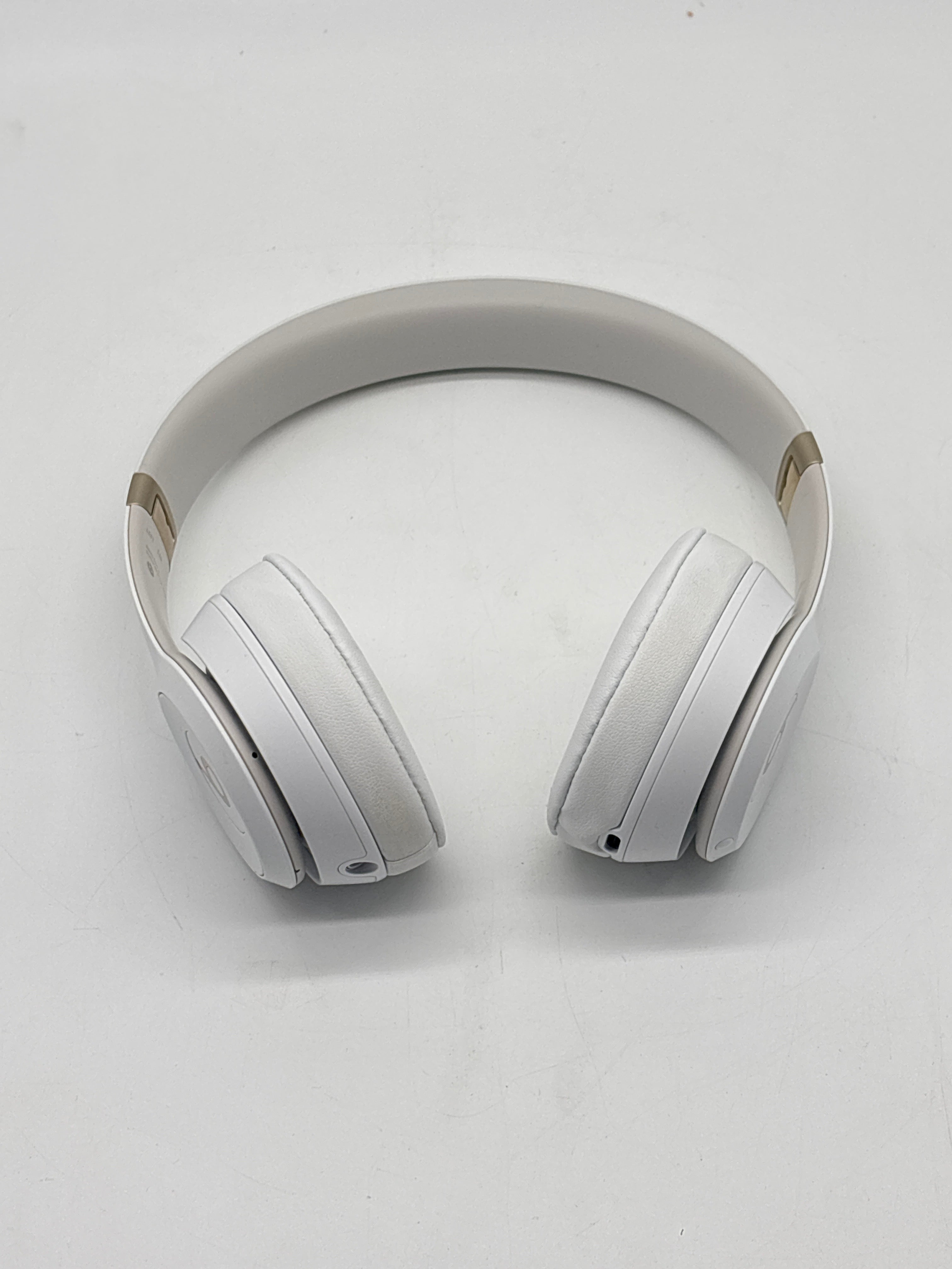 Beats Solo 4 Wireless Headphones White