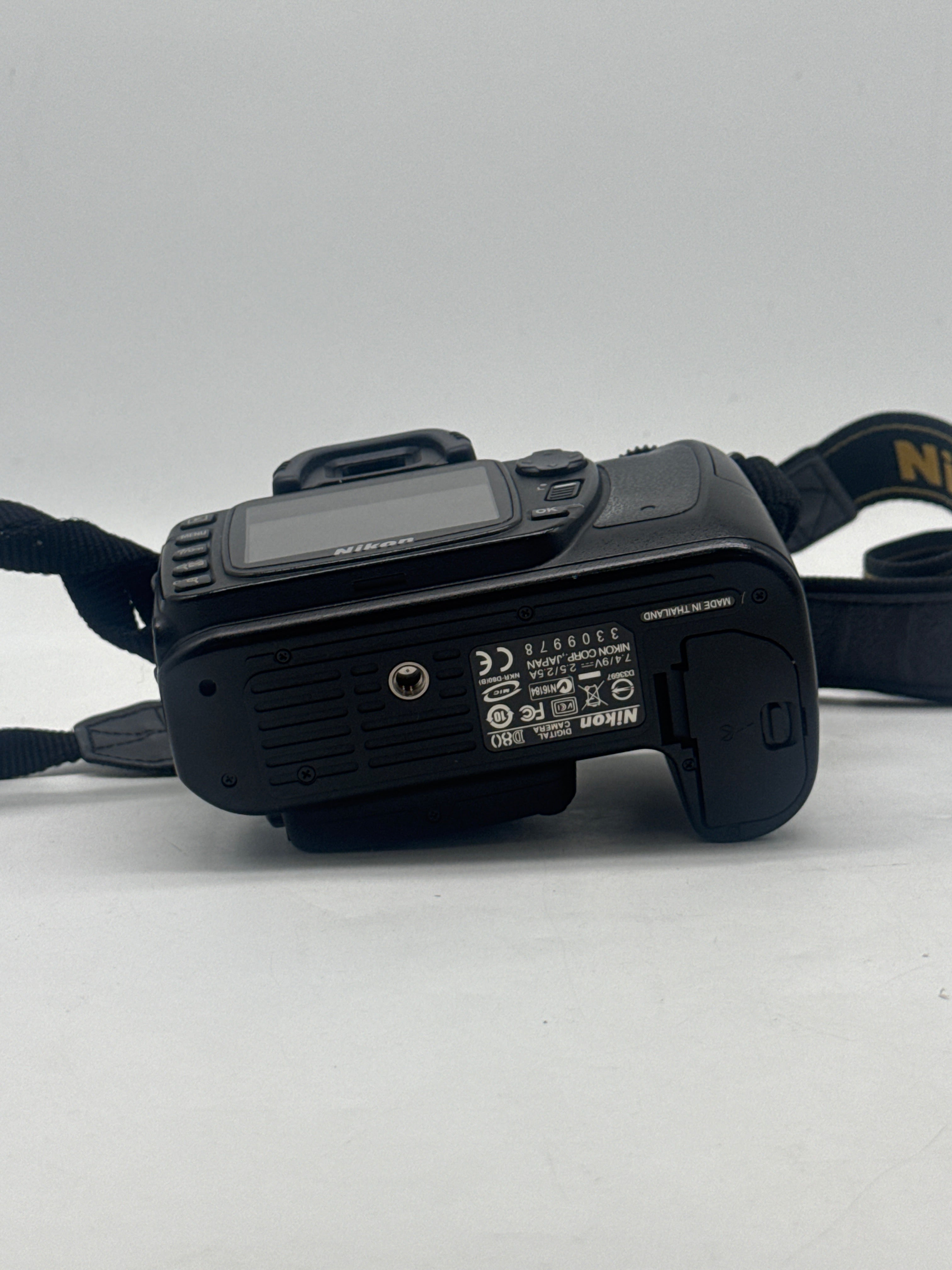 Nikon D80 10.2MP DSLR Camera w/ AF NIKKOR 50mm f/1.8D Lens & SB-400 Flash
