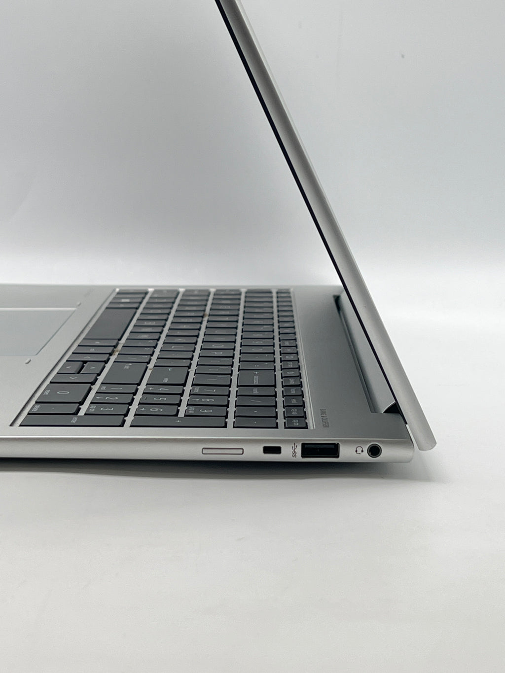 HP EliteBook 860 G10 i5-1335U 16GB RAM 256GB SSD - For Parts (Read Desc)