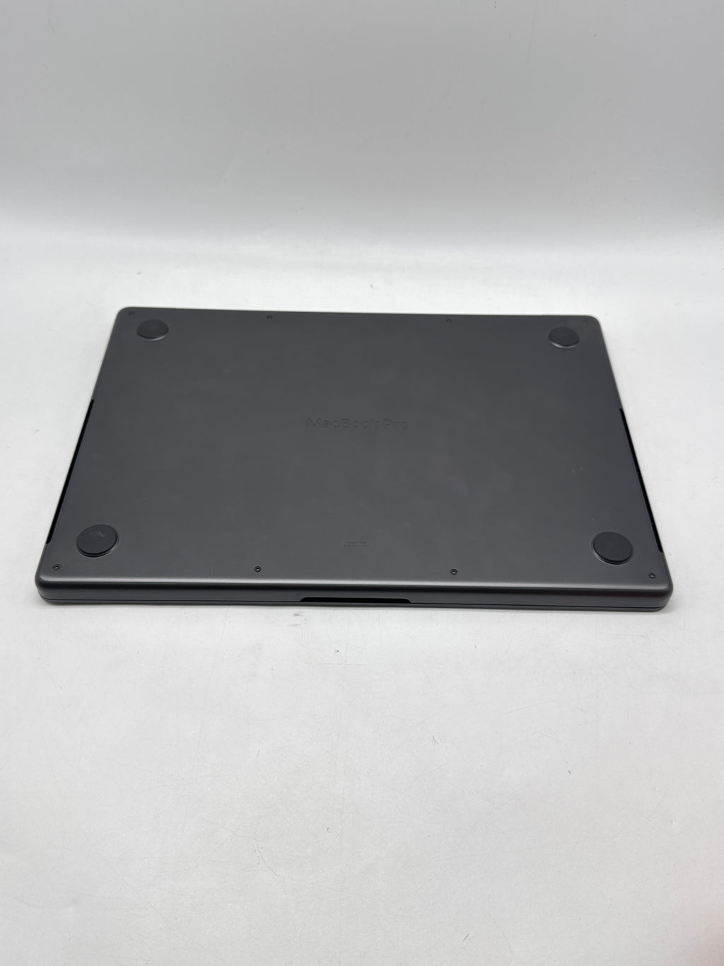 Apple MacBook Pro 14" M5 16GB RAM 1TB SSD - Used