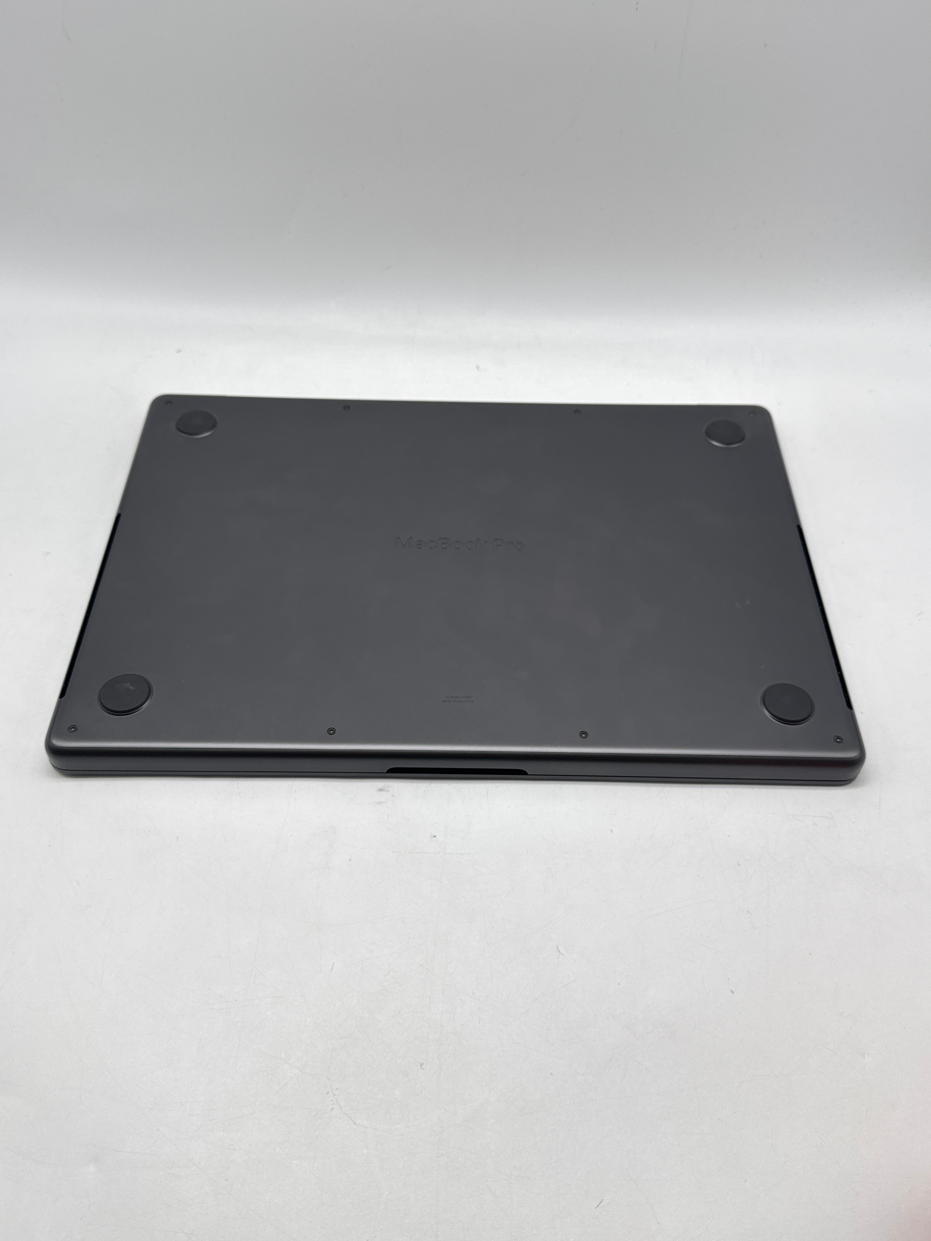Apple MacBook Pro 14" M5 16GB RAM 1TB SSD - Used