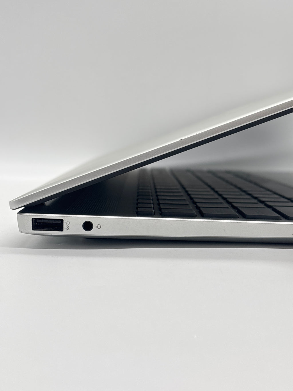 HP Pavilion 16-af0063cl Core 5 120U 16GB RAM 1TB SSD