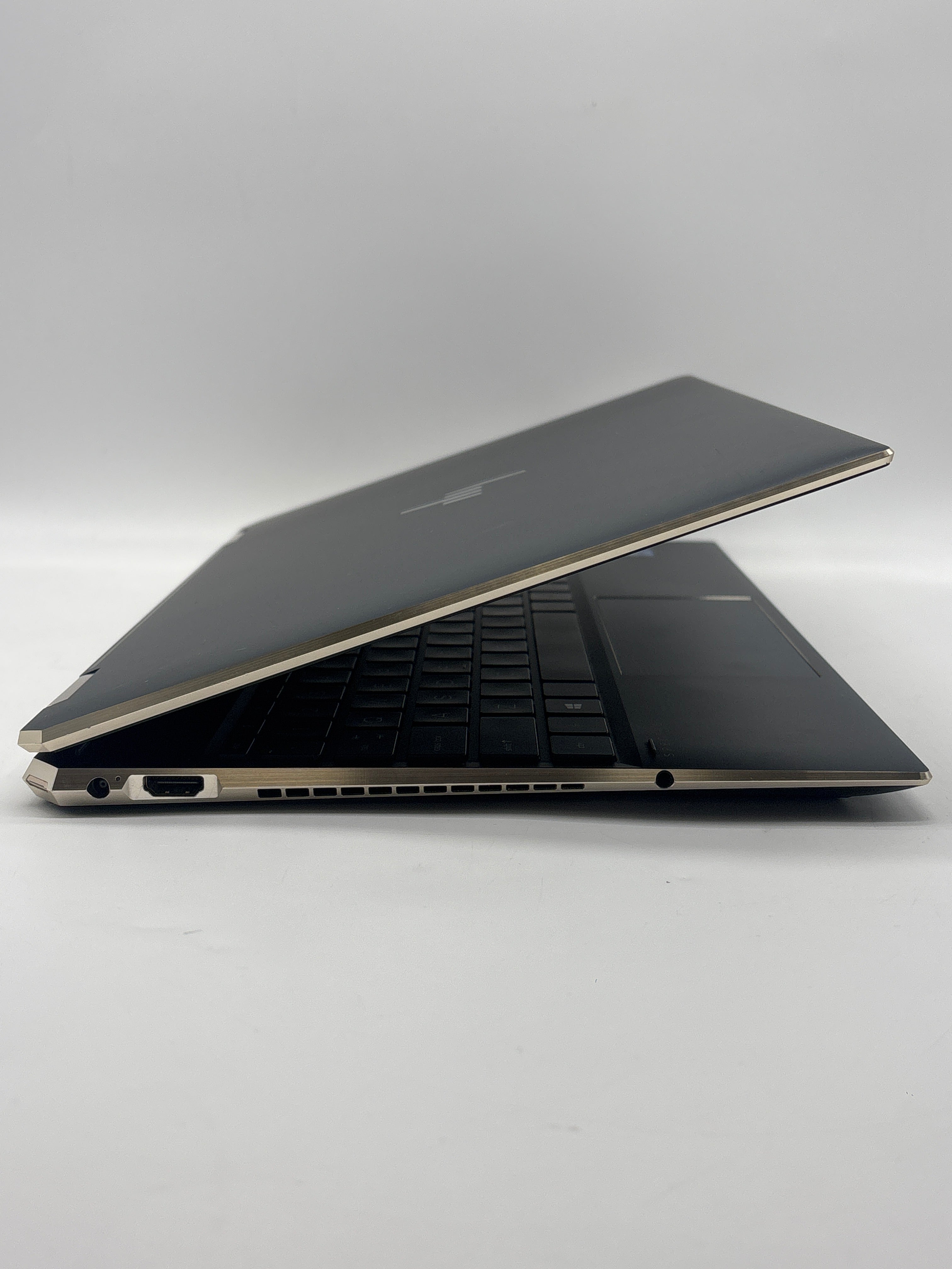 HP Spectre x360 15t-eb100 2-in-1 i7-1165G7 16GB RAM 256GB SSD Used
