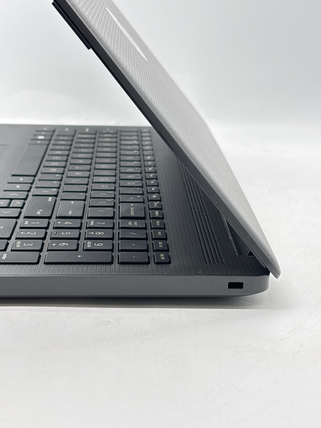 HP 255 G7 15.6in AMD E2-9000e 8GB RAM 128GB SSD Black - READ