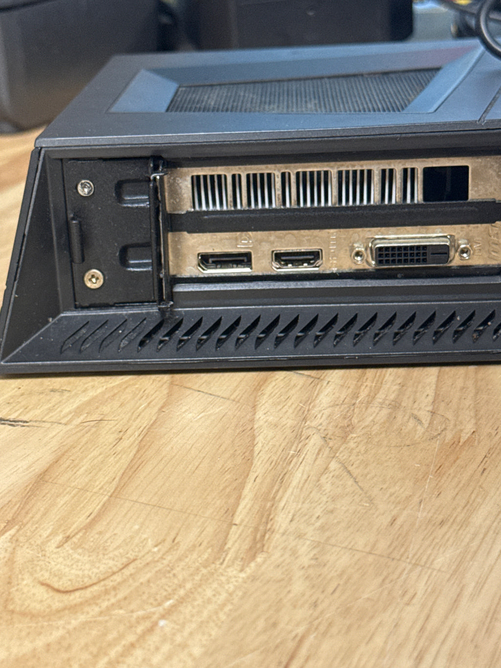 MSI Trident 3 i5-10400F 16GB RAM 1TB HDD + 1TB SSD GTX 1650 Super