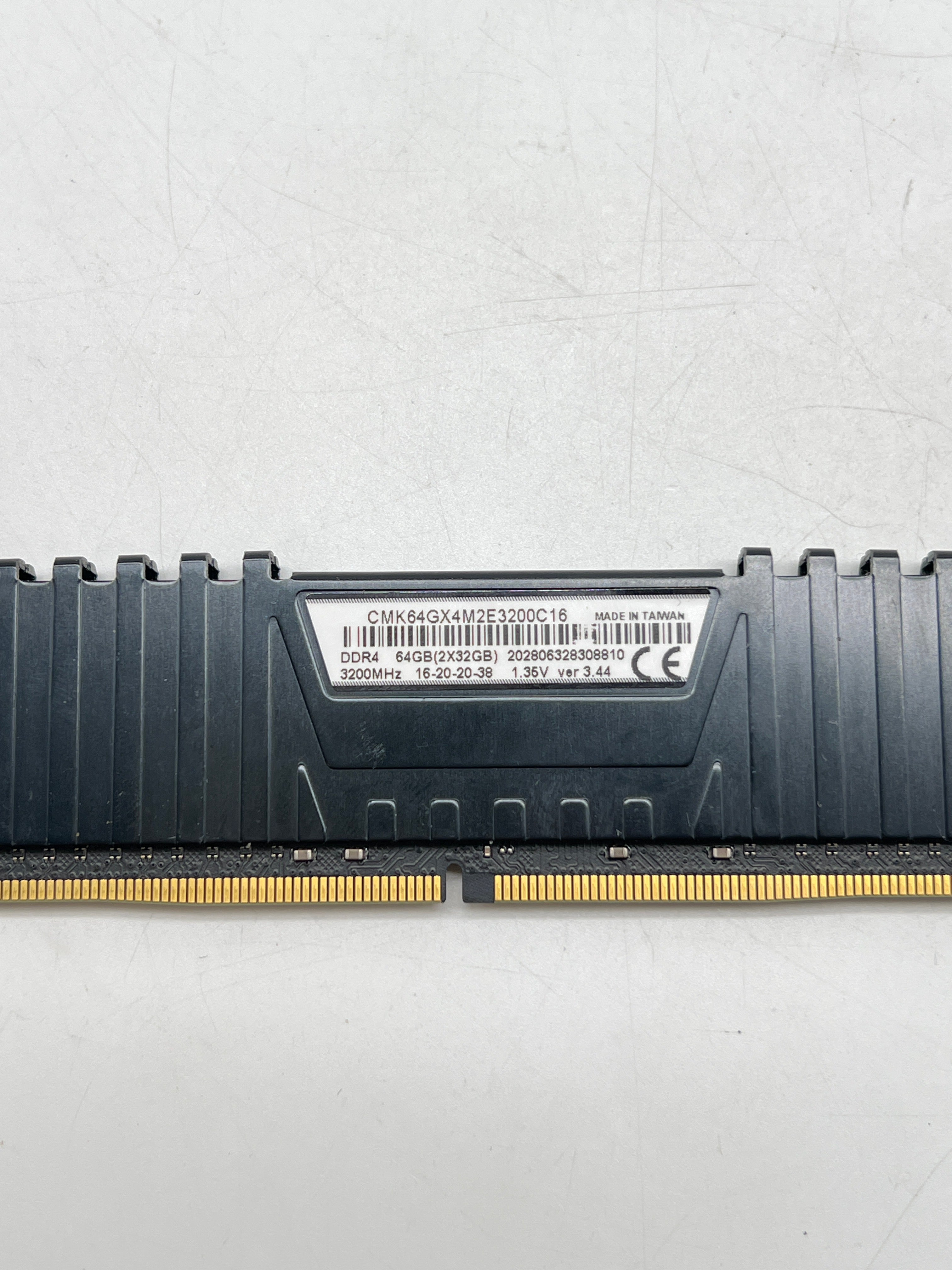 Corsair Vengeance LPX 64GB (2x32GB) DDR4 CMK64GX4M2E3200C16 - Used