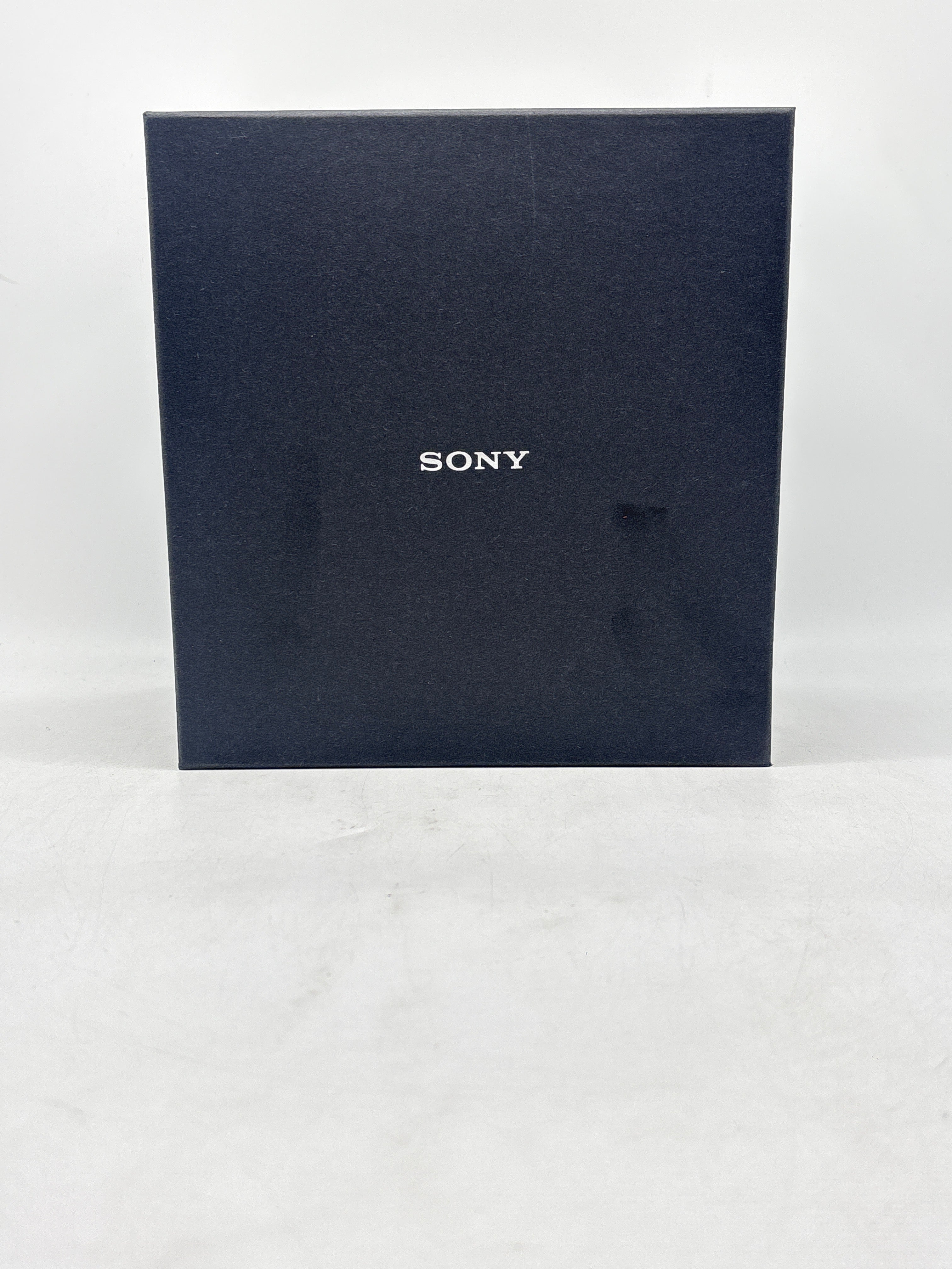 Sony MDR-Z7 Over-Ear High Resolution Audiophile Headphones - For Parts (Left speaker issues)