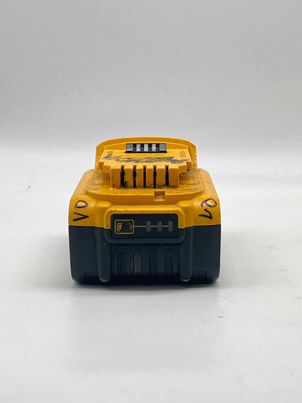 DeWalt DCB205 20V MAX 5Ah Battery - Used