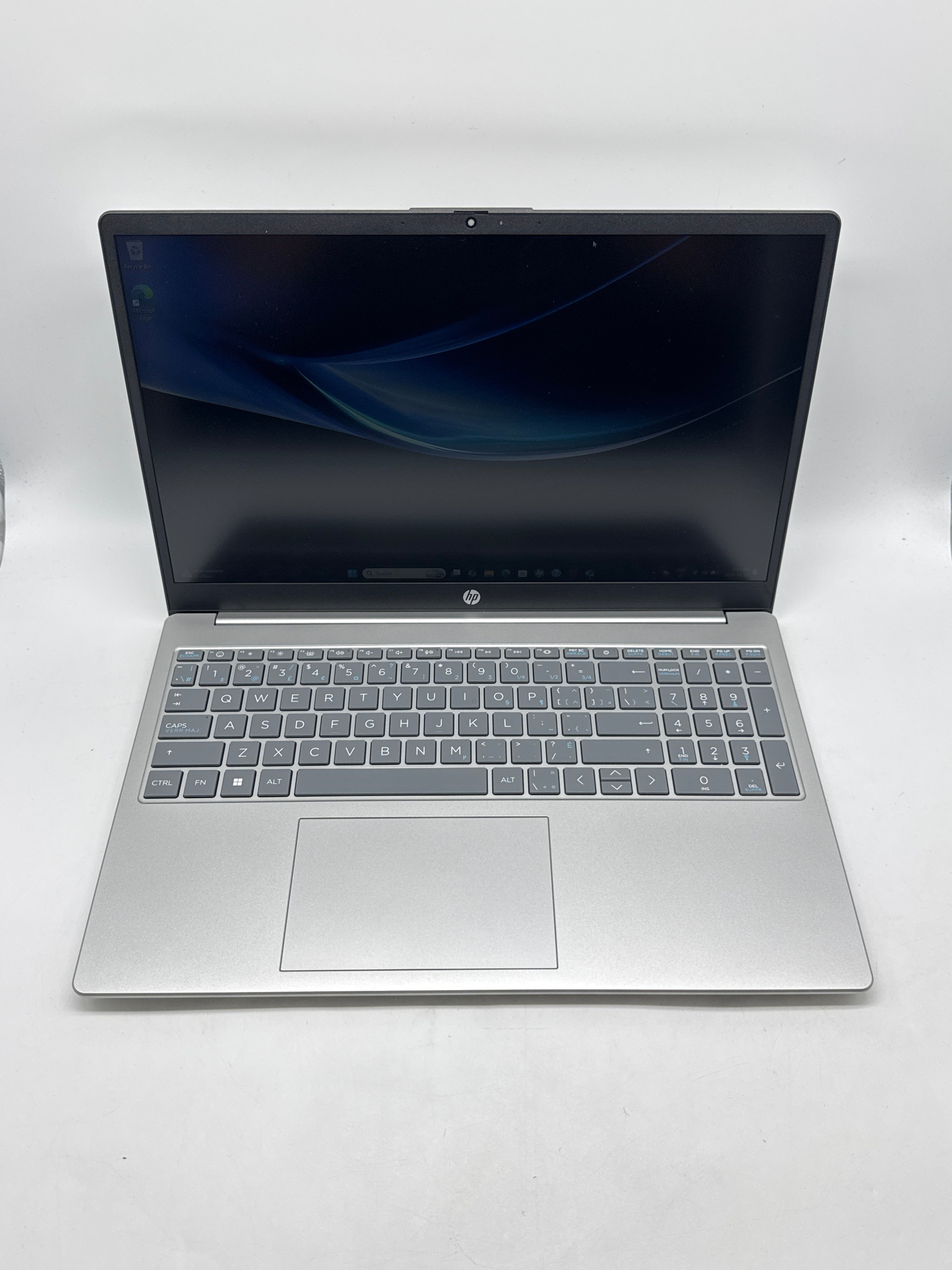 HP 15-fc0003ca 15.6" Athlon Silver 7120U 8GB RAM 512GB SSD - Used