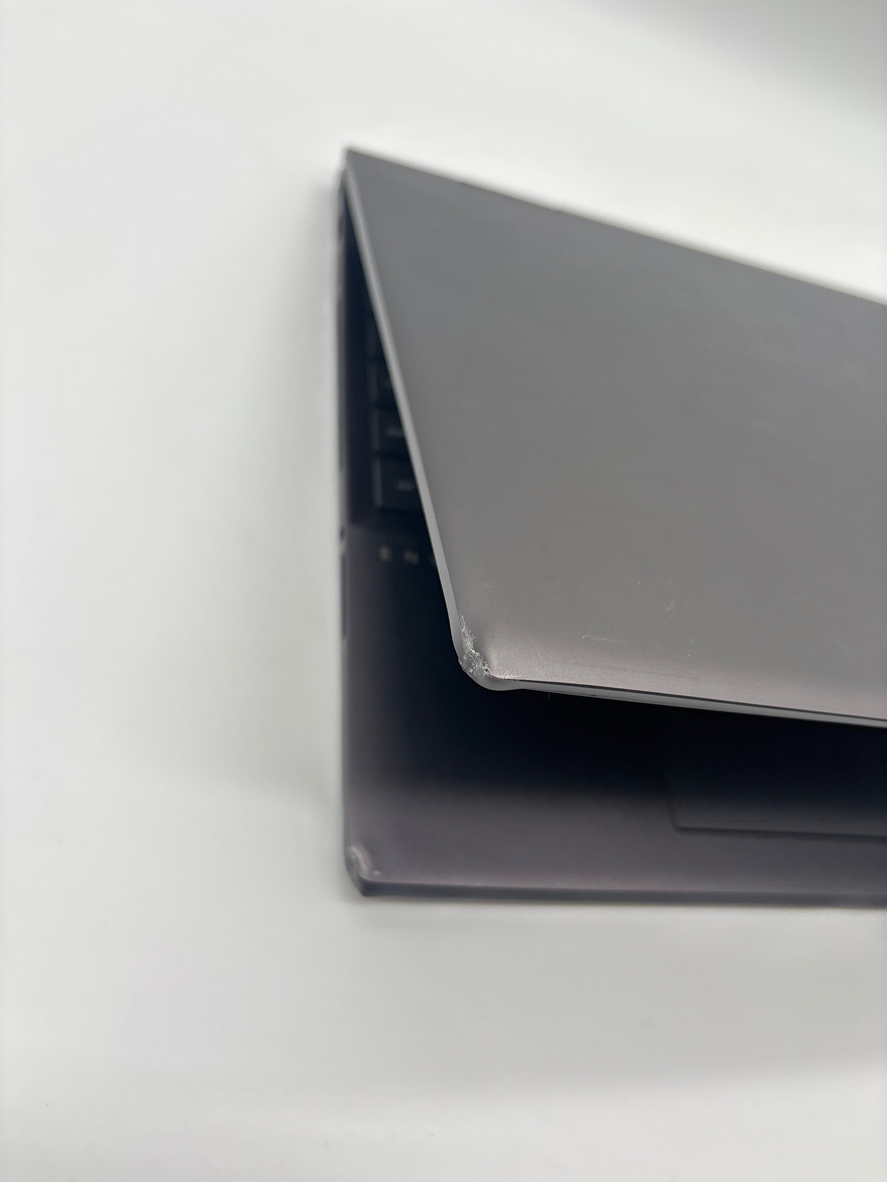 HP ENVY X360 AMD Ryzen 5 3500U 8GB RAM 256GB - For Parts (Bad Display, No OS)