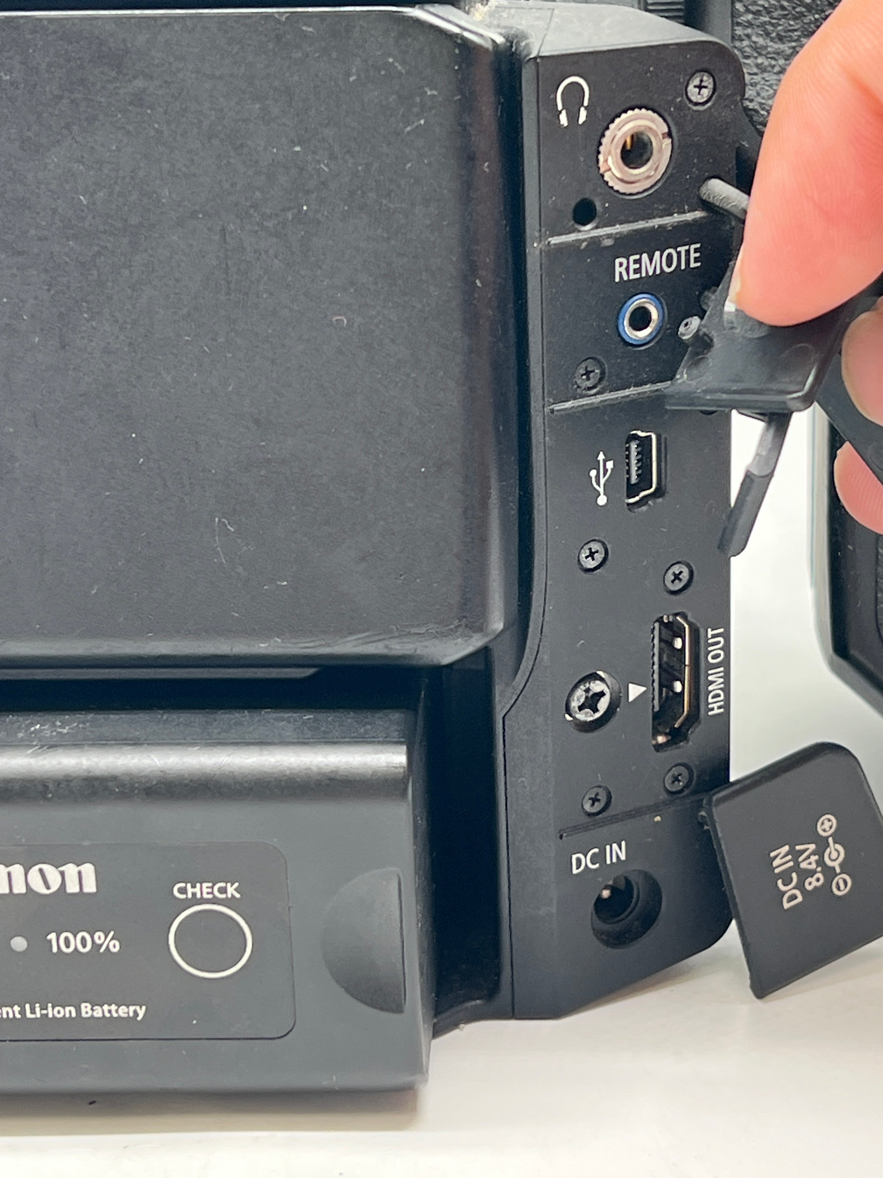 Canon EOS C100 Cinema Camcorder Camera  w/ top and side handle - Used