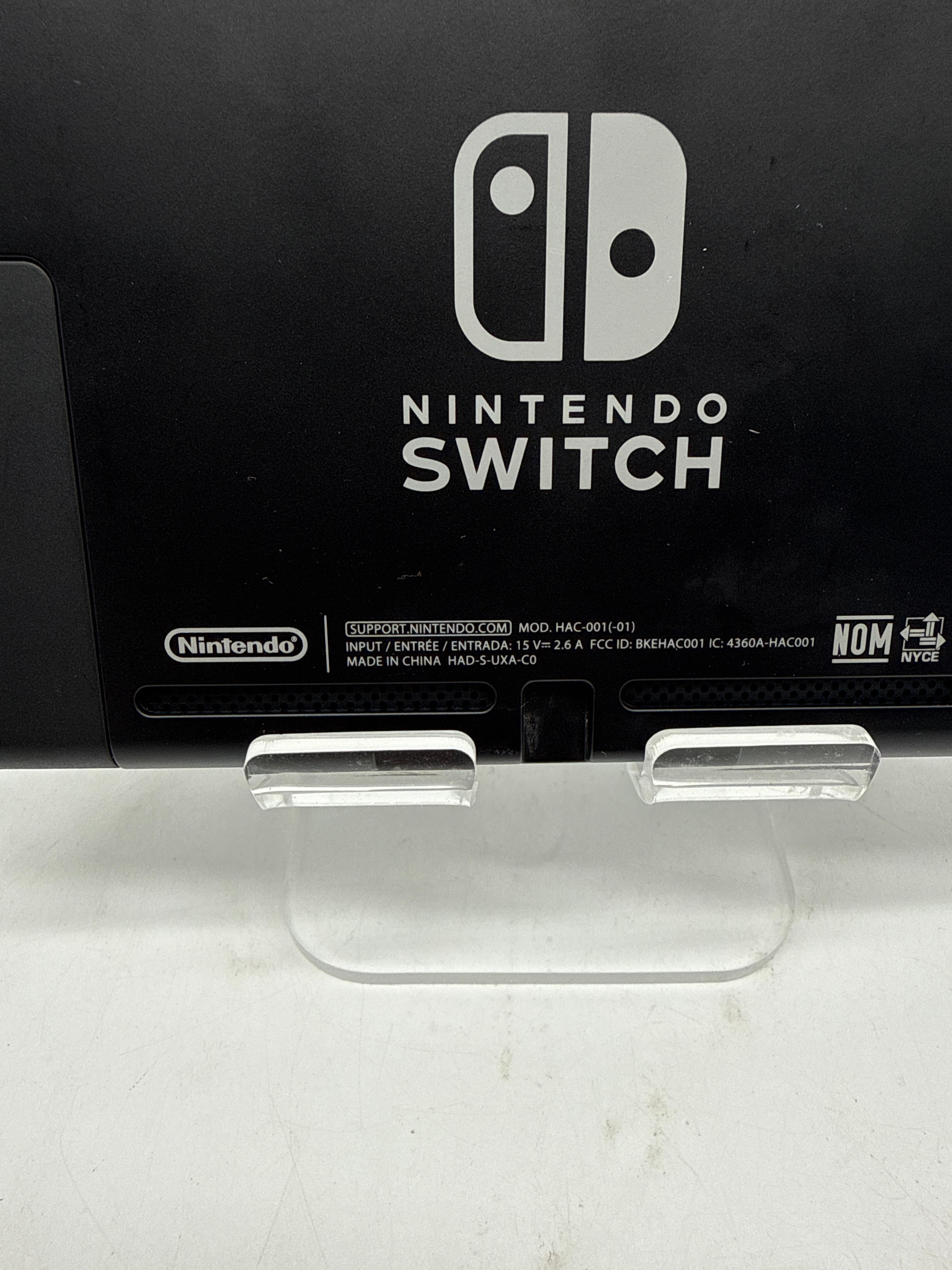 Nintendo Switch HAC 001(-01) Mario Kart Bundle with Extra Joycons - Used